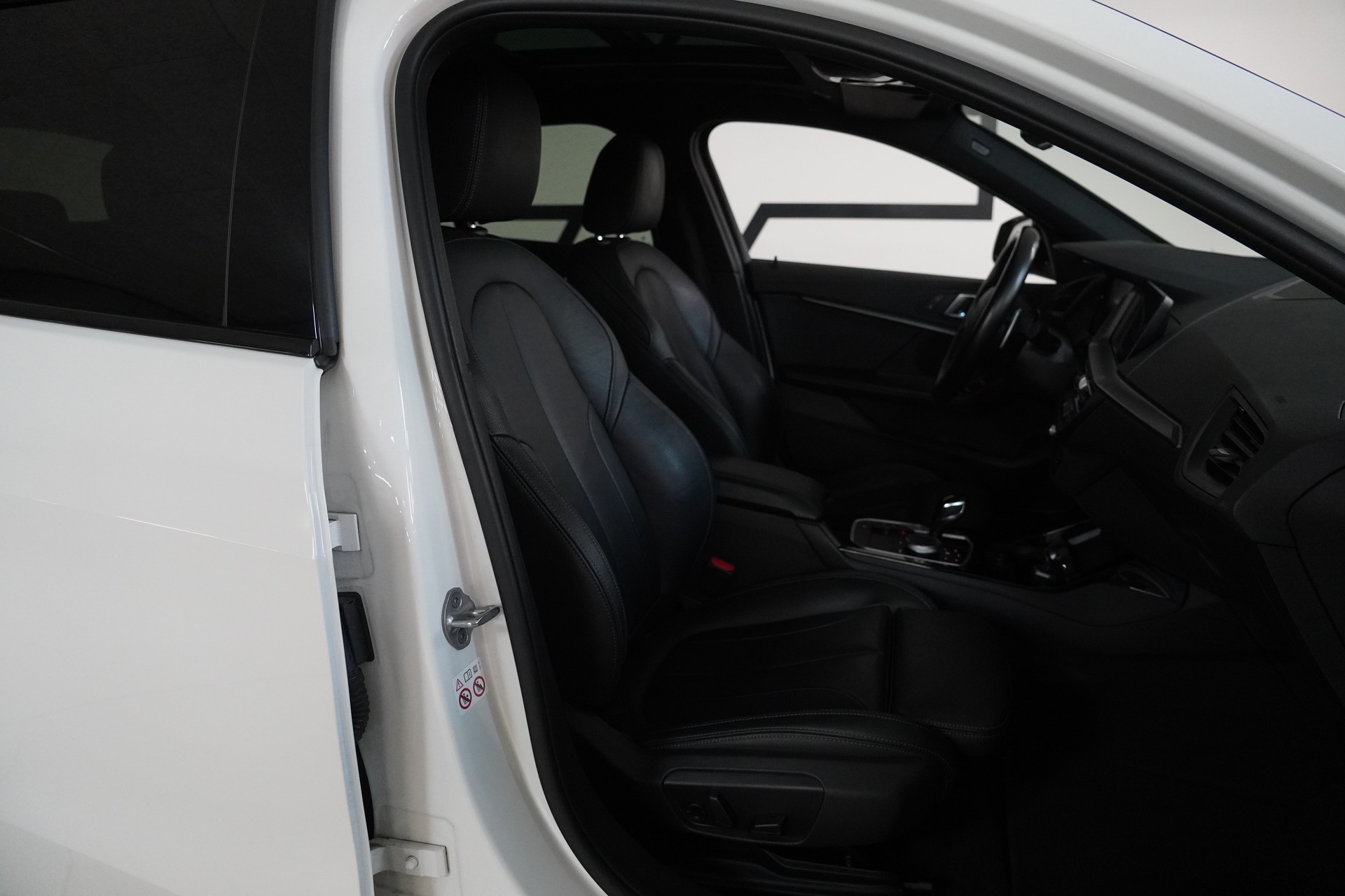 BMW 120d xDrive Steptronic M Sport-image-14