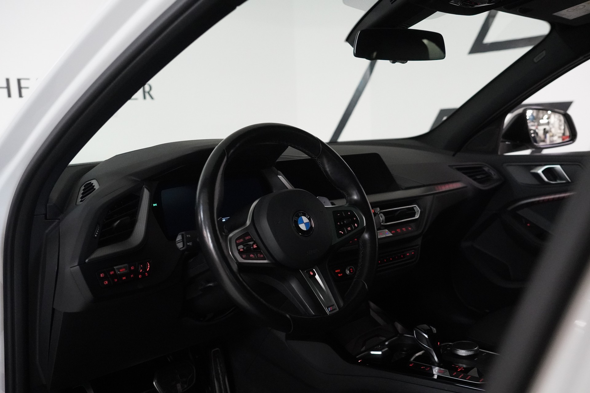 BMW 120d xDrive Steptronic M Sport-image-22