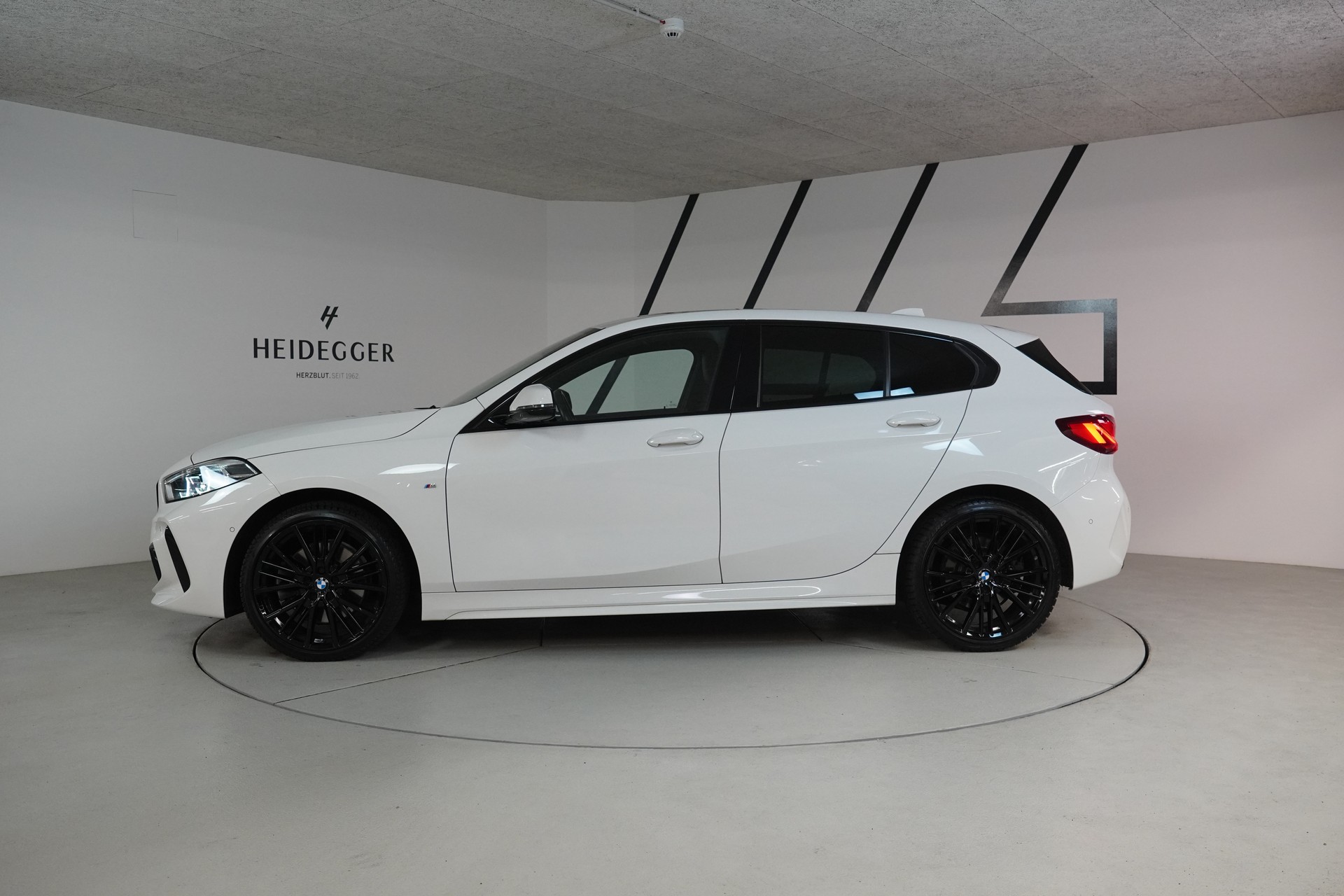BMW 120d xDrive Steptronic M Sport-image-3