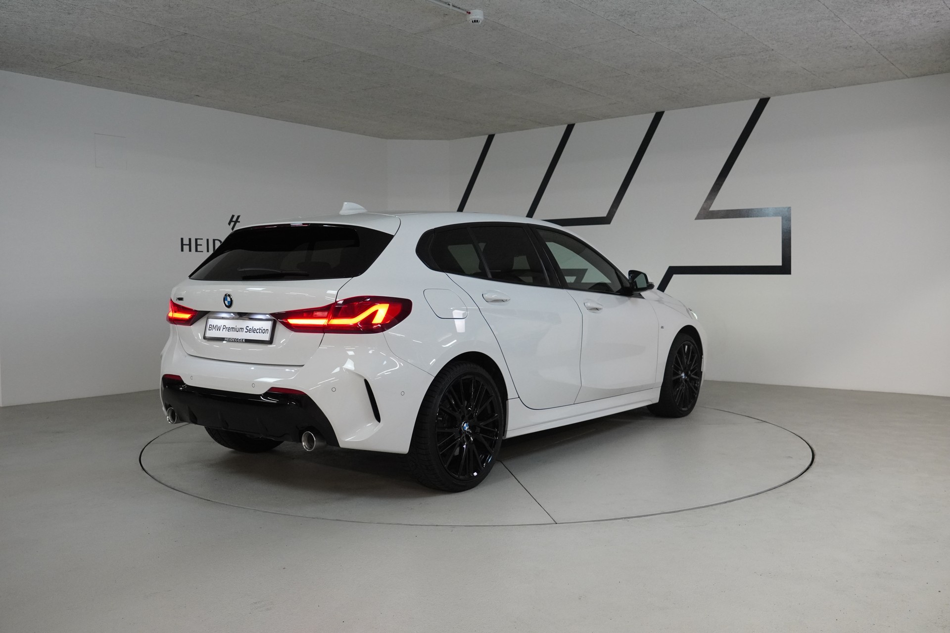 BMW 120d xDrive Steptronic M Sport-image-6