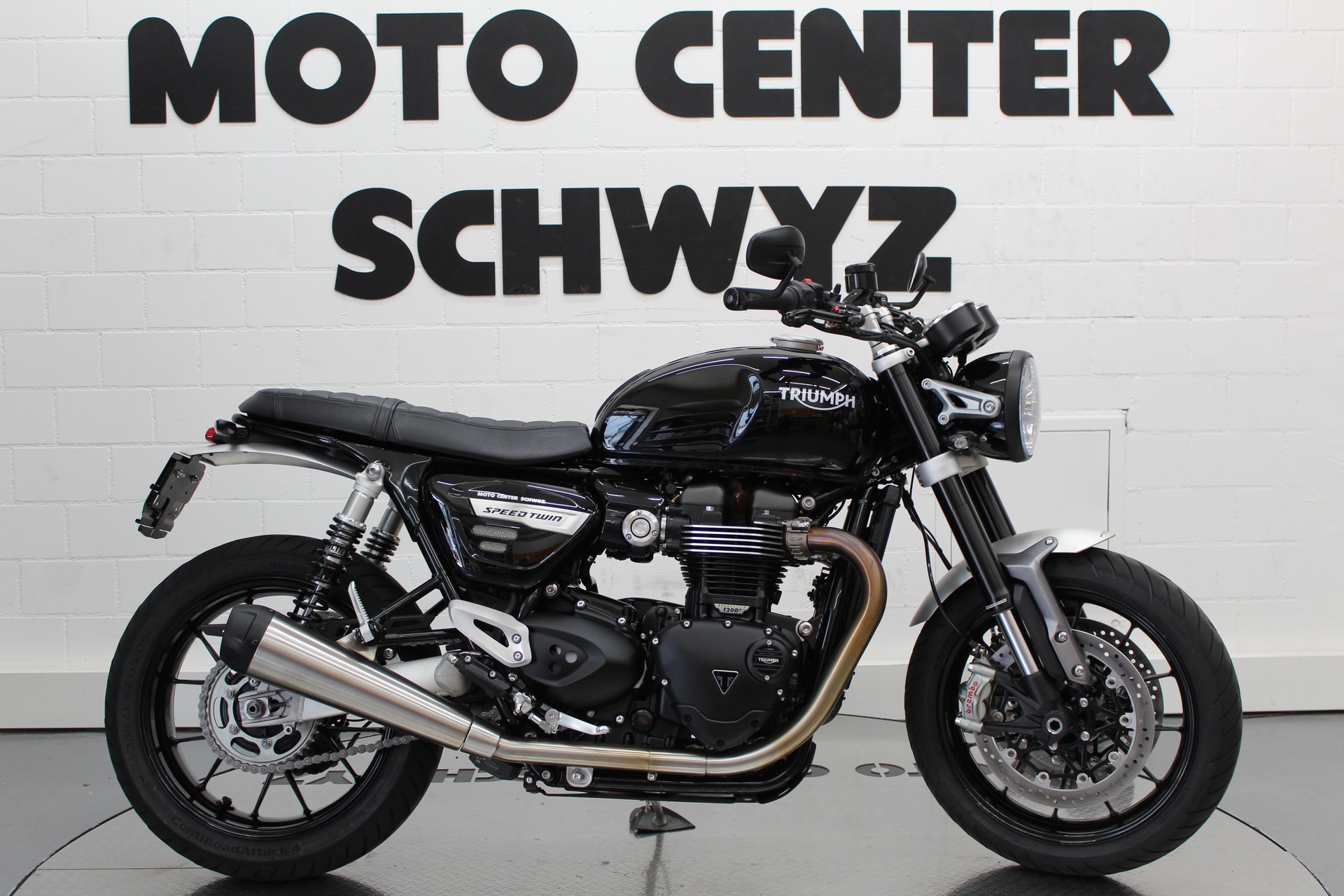TRIUMPH Speed Twin 1200
