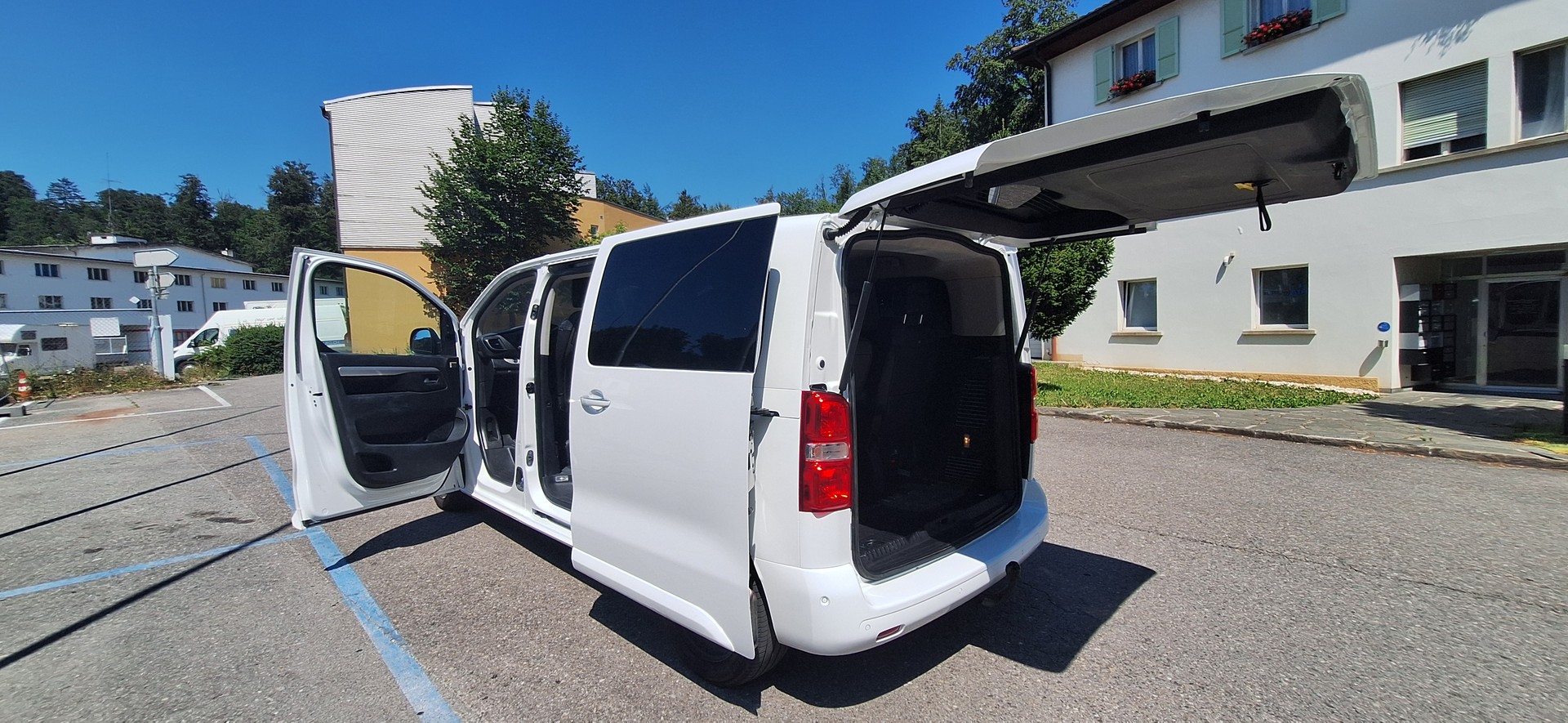 OPEL Zafira Life 2.0 CDTI Edition M Automatik-image-18