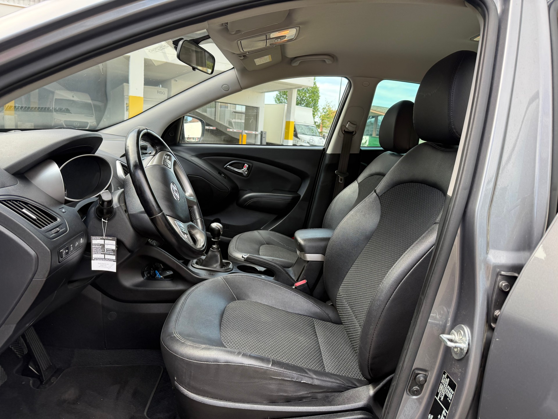 HYUNDAI iX 35 2.0 CRDi Style 4WD-image-5