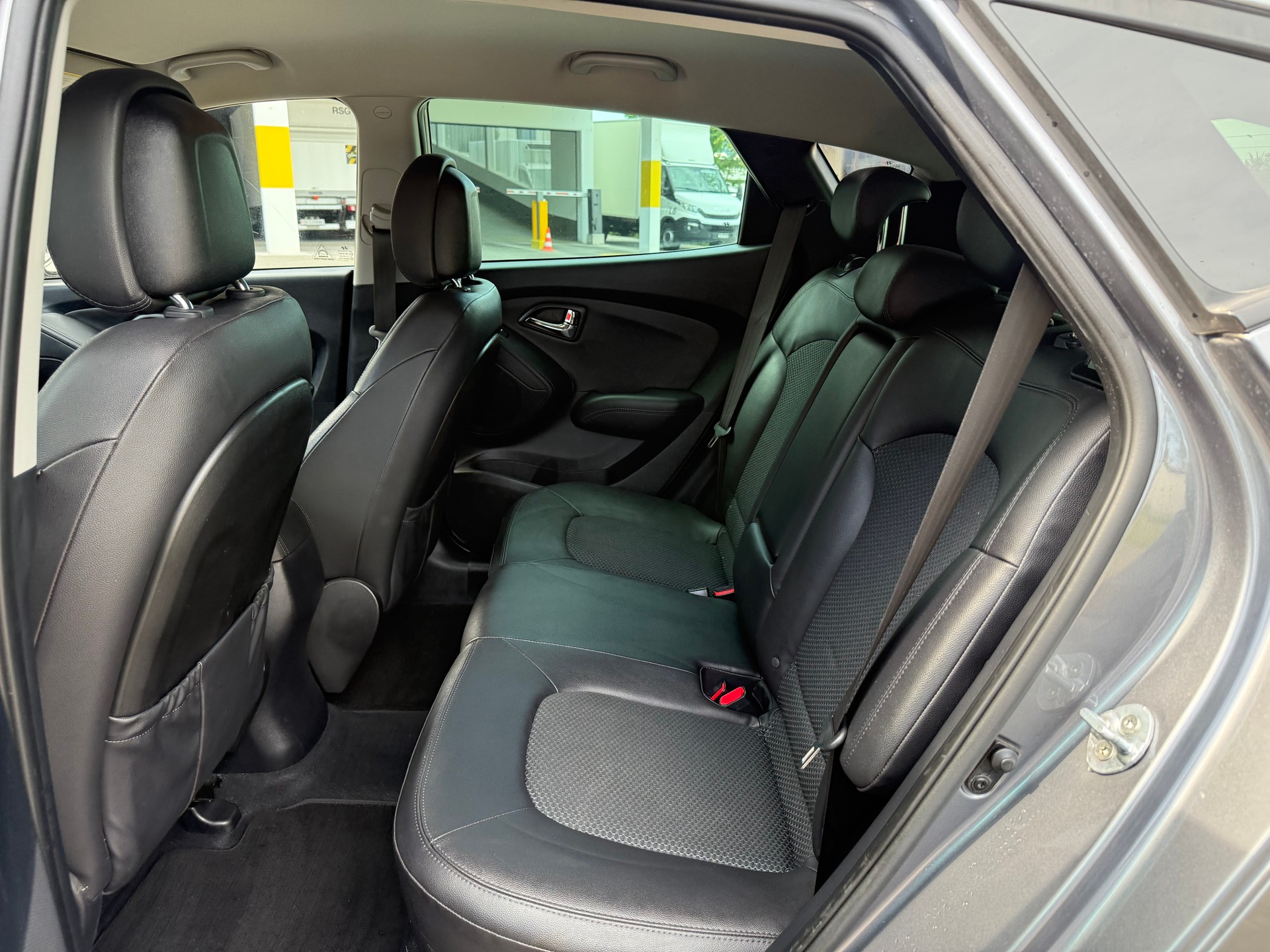 HYUNDAI iX 35 2.0 CRDi Style 4WD-image-8