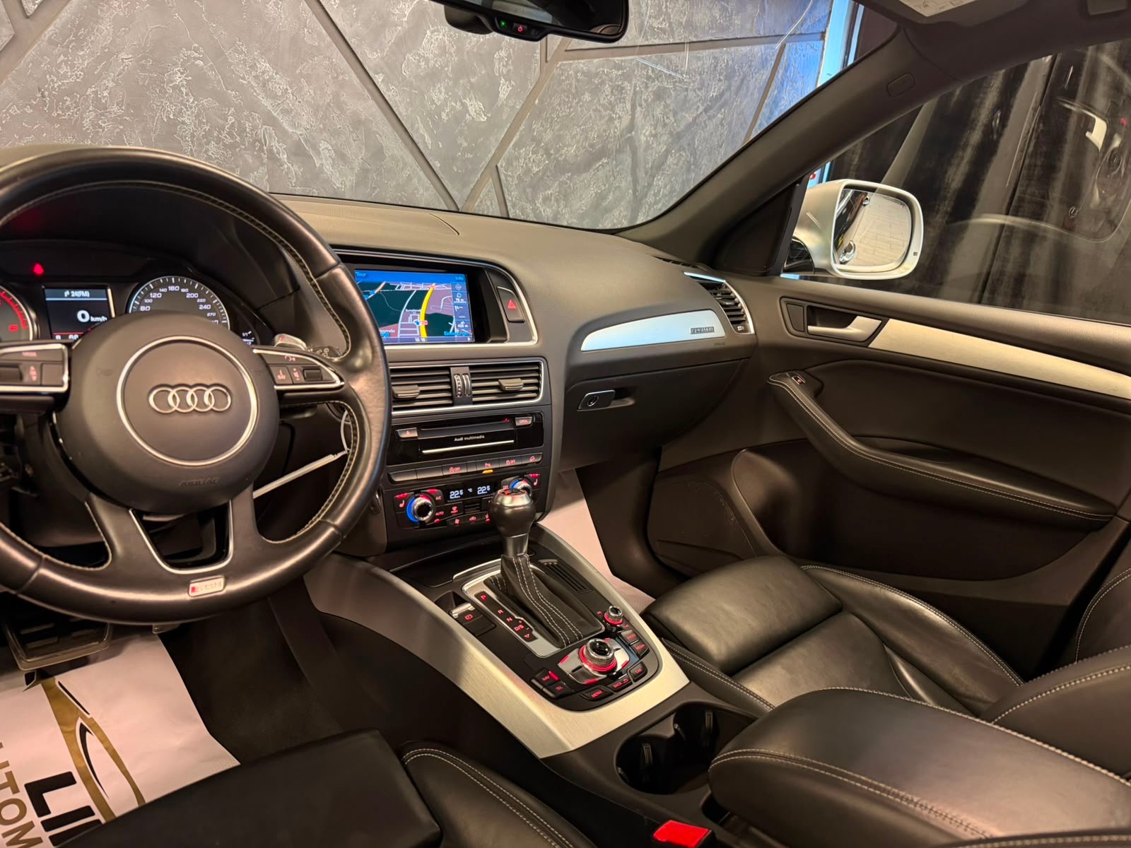 AUDI SQ5 3.0 TDI quattro tiptronic-image-9