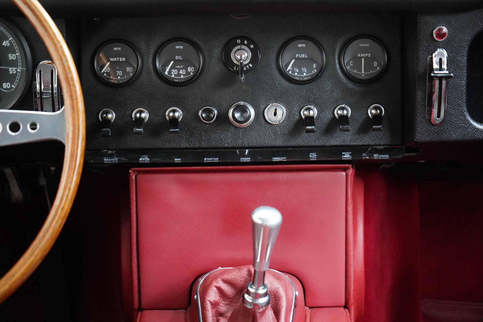 JAGUAR E-Type Serie 1 3.8 Coupé-showroom-element-3