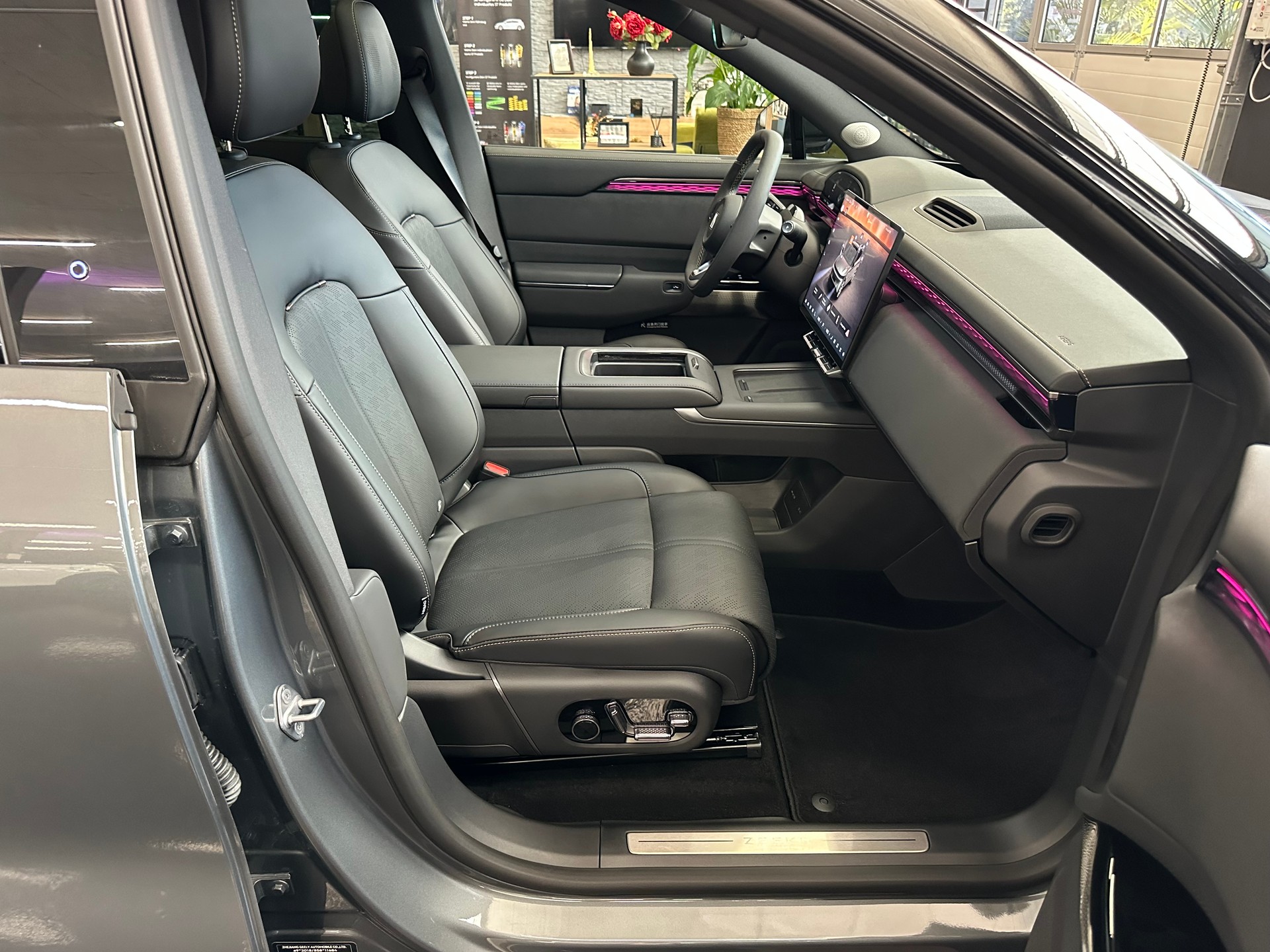 ZEEKR 7X 100kWh Privilege AWD-image-16