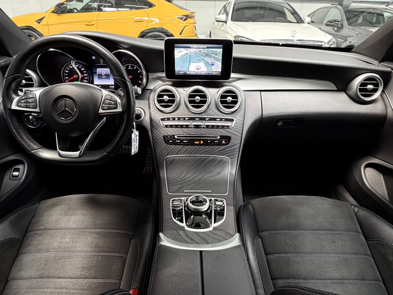 MERCEDES-BENZ C 180 Coupé AMG Line 9G-Tronic-image-15