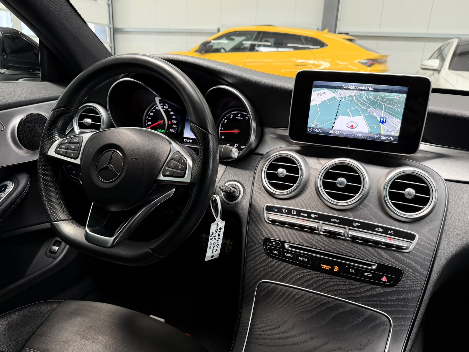 MERCEDES-BENZ C 180 Coupé AMG Line 9G-Tronic-image-16