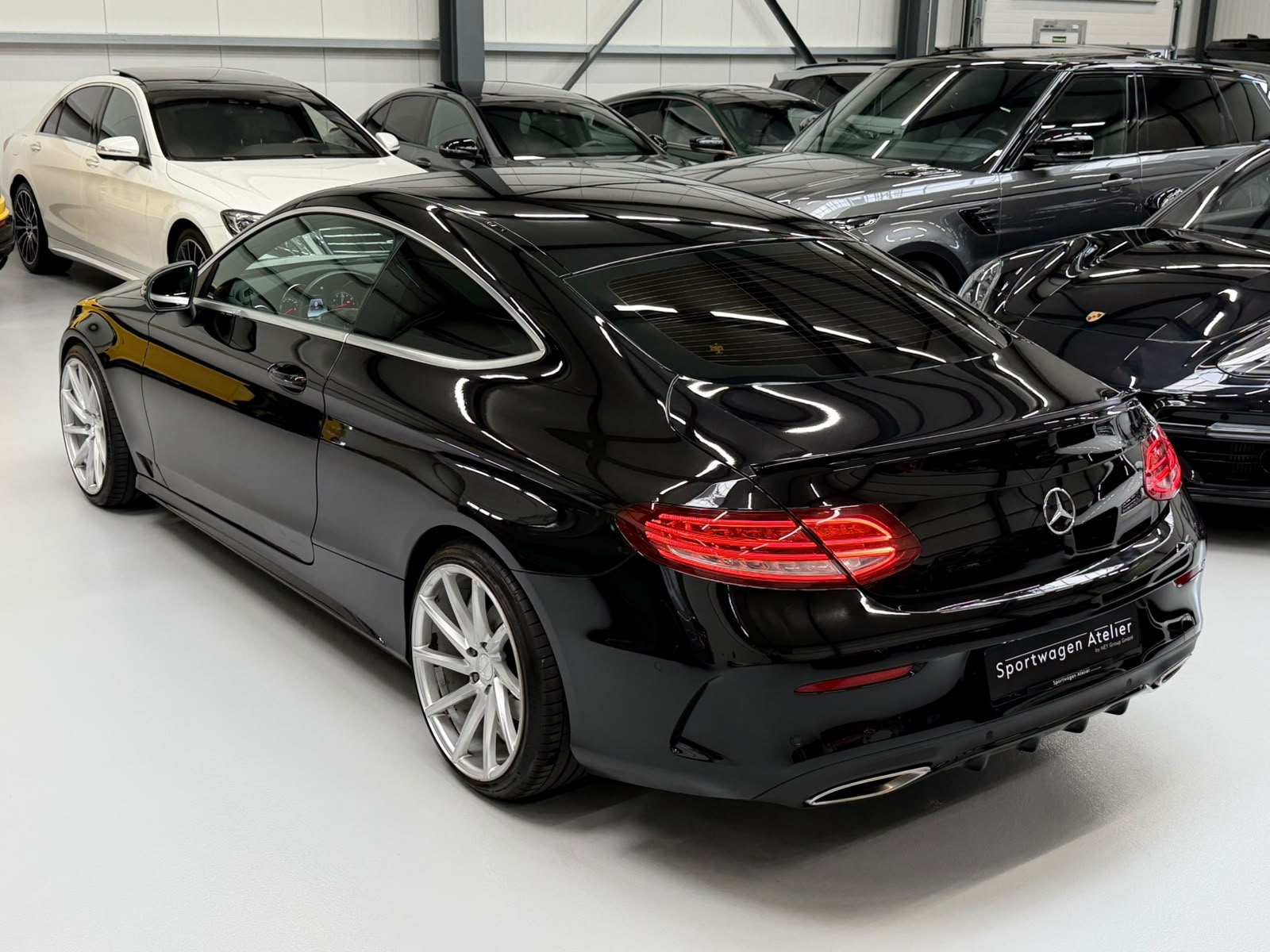 MERCEDES-BENZ C 180 Coupé AMG Line 9G-Tronic-image-5