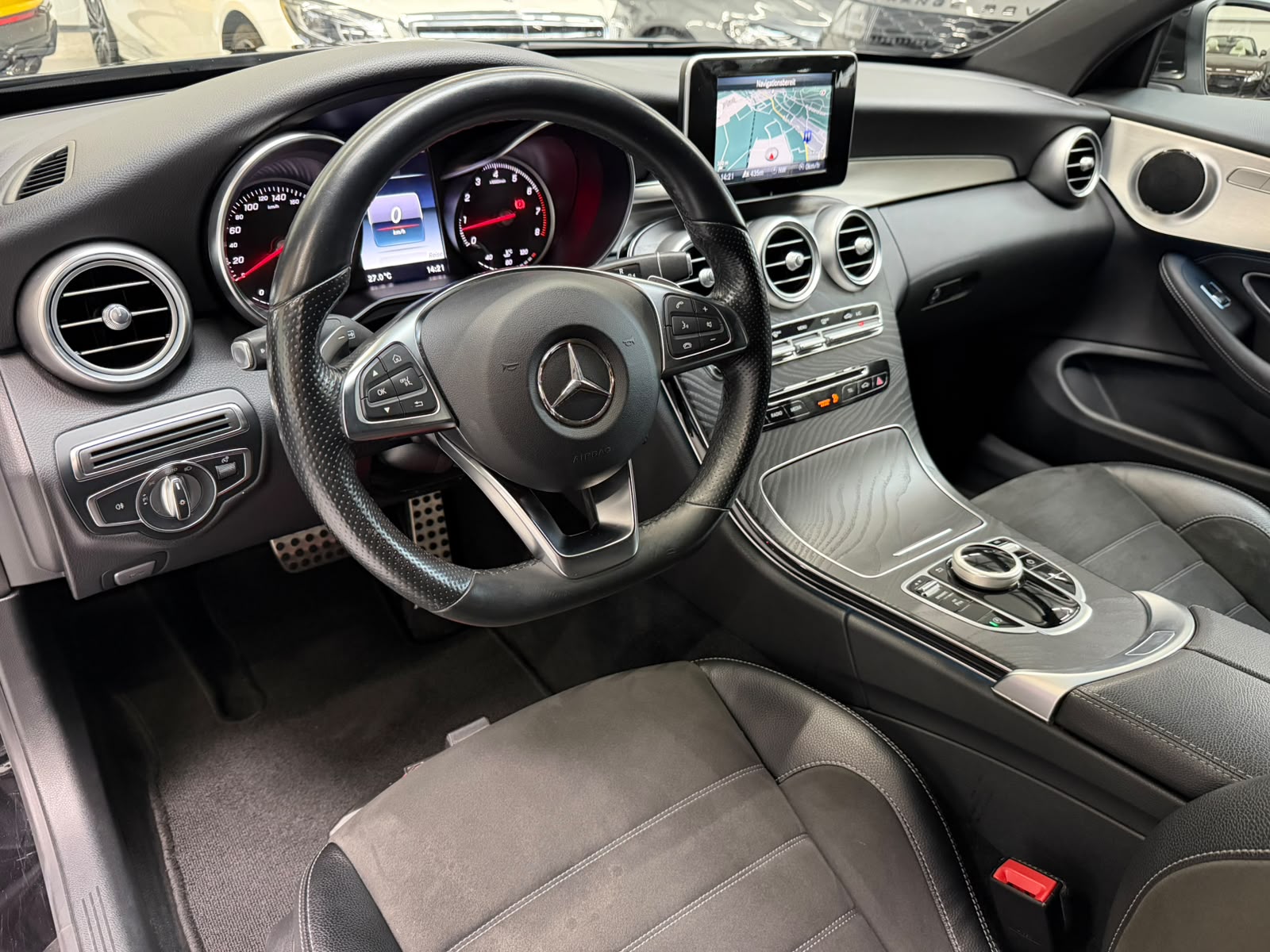 MERCEDES-BENZ C 180 Coupé AMG Line 9G-Tronic-image-20