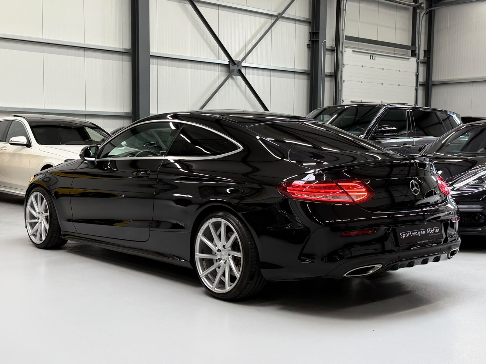 MERCEDES-BENZ C 180 Coupé AMG Line 9G-Tronic-image-4