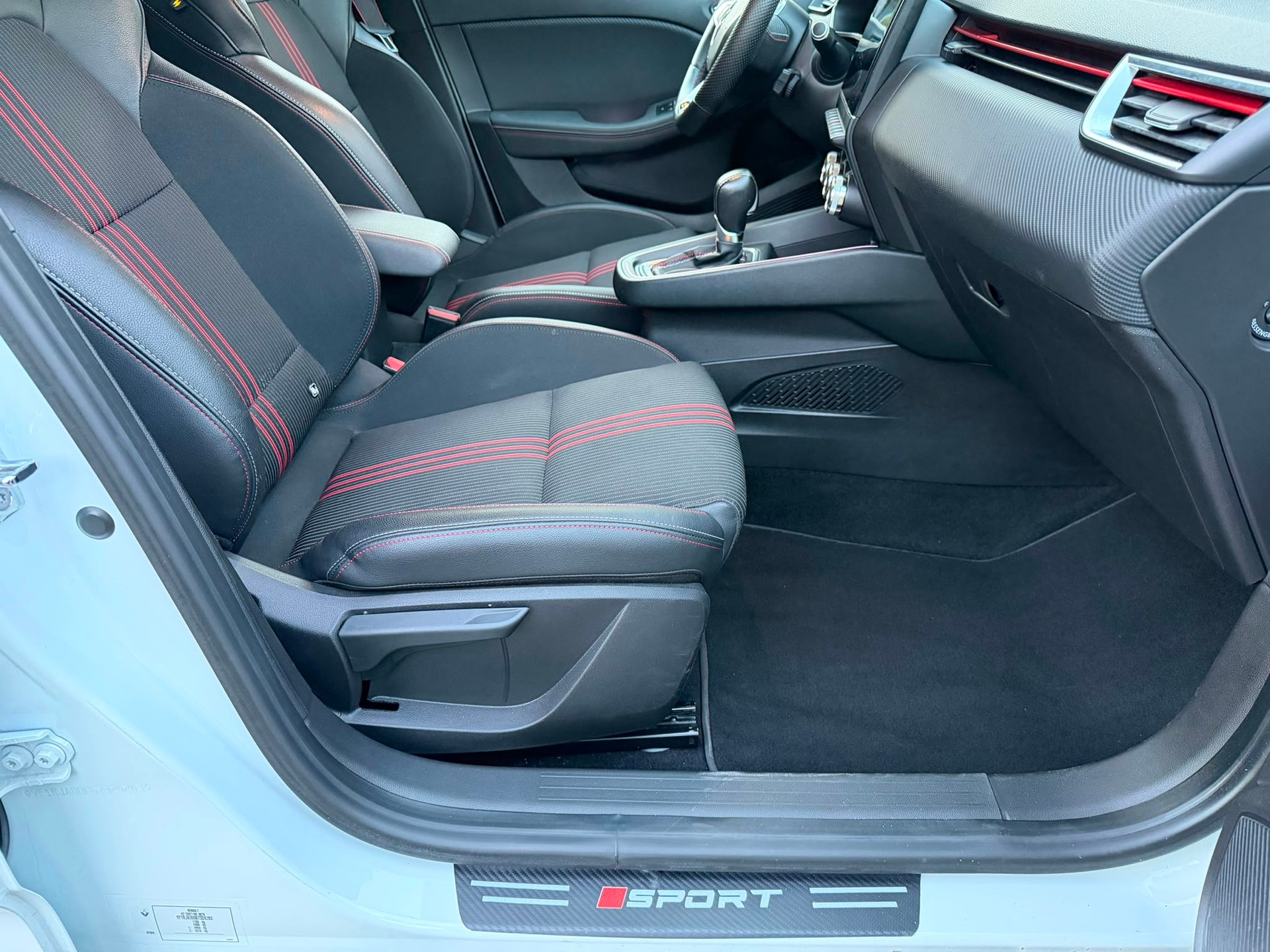 RENAULT Clio 1.6 E-Tech R.S.LINE-image-10