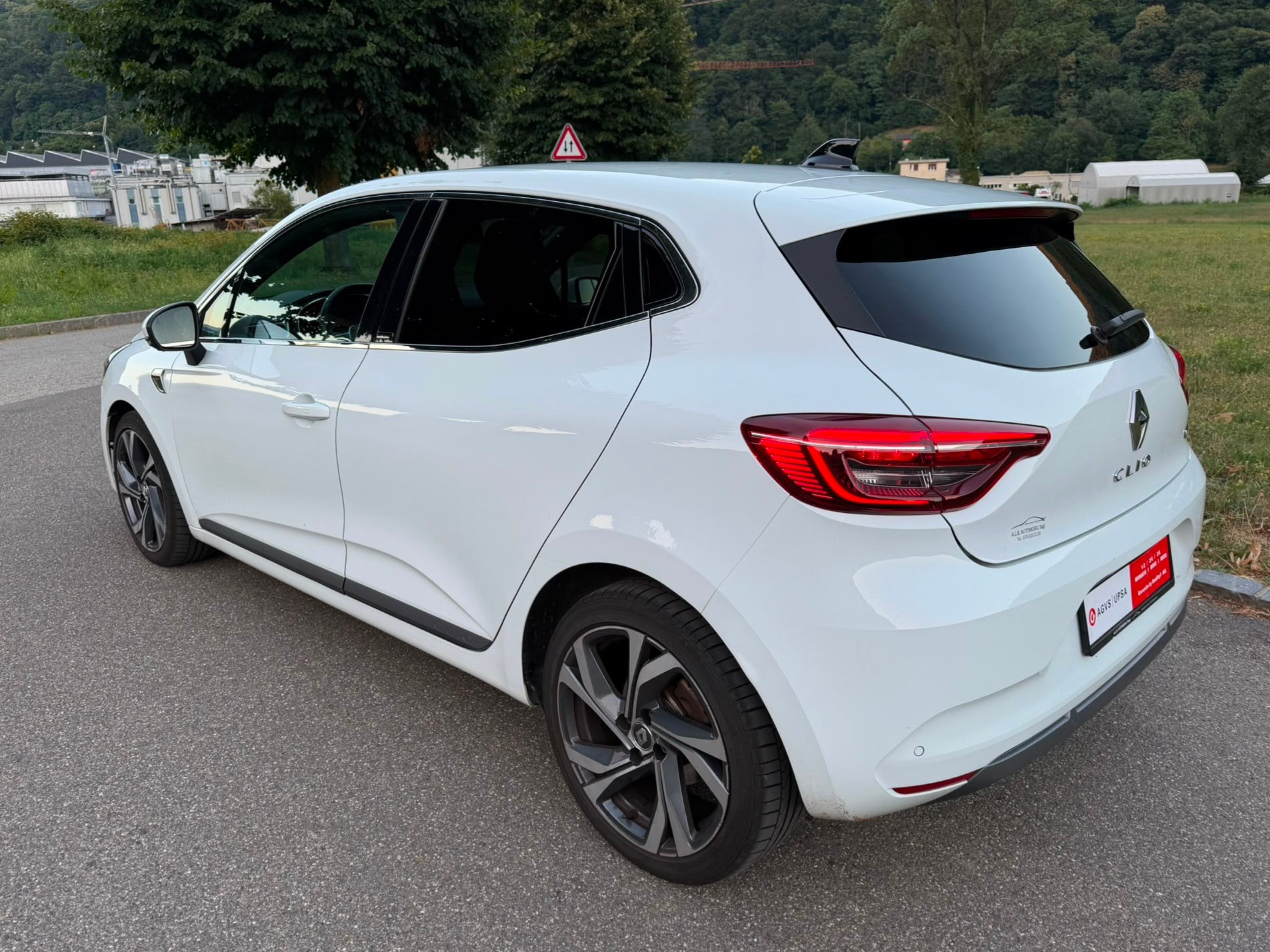 RENAULT Clio 1.6 E-Tech R.S.LINE-image-3
