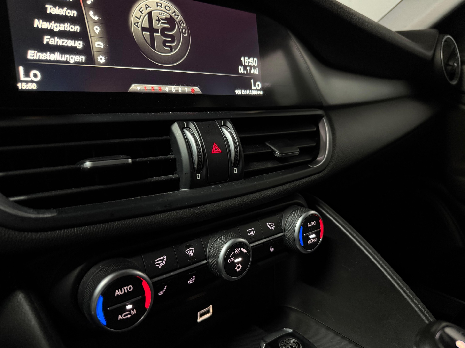 ALFA ROMEO Giulia 2.0 Veloce Q4 Automatic-image-17