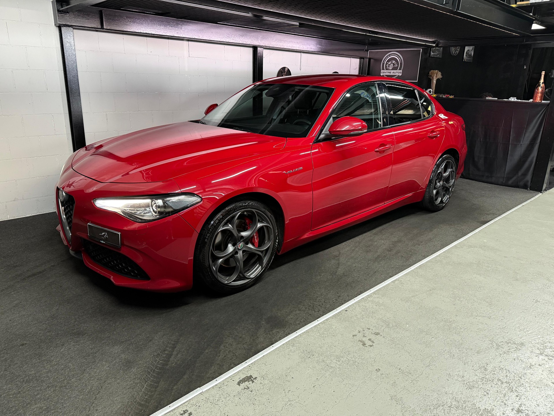 ALFA ROMEO Giulia 2.0 Veloce Q4 Automatic-image-1