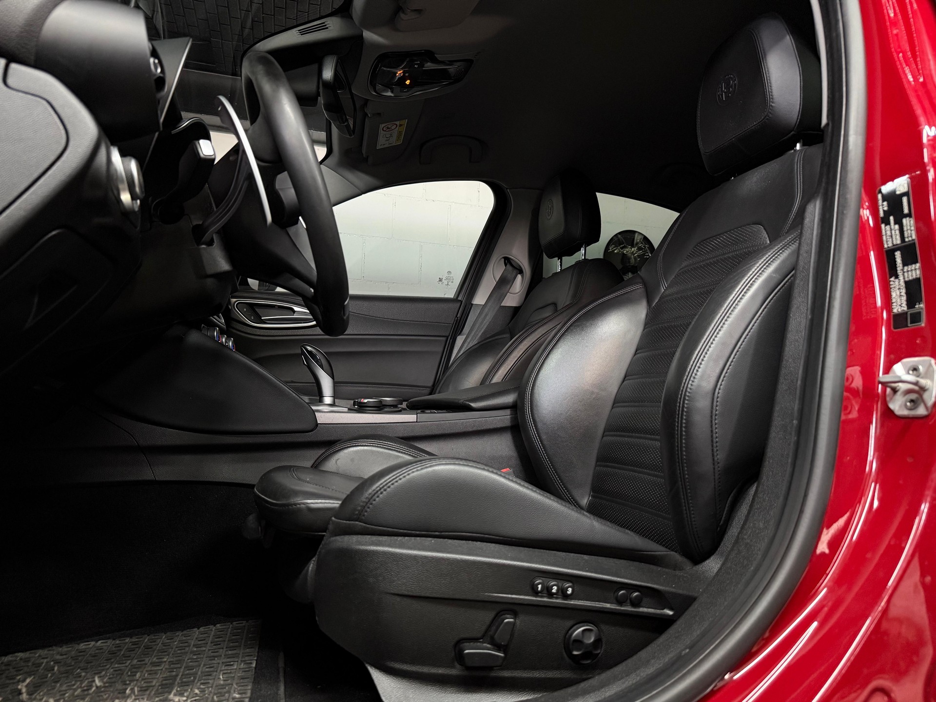 ALFA ROMEO Giulia 2.0 Veloce Q4 Automatic-image-12