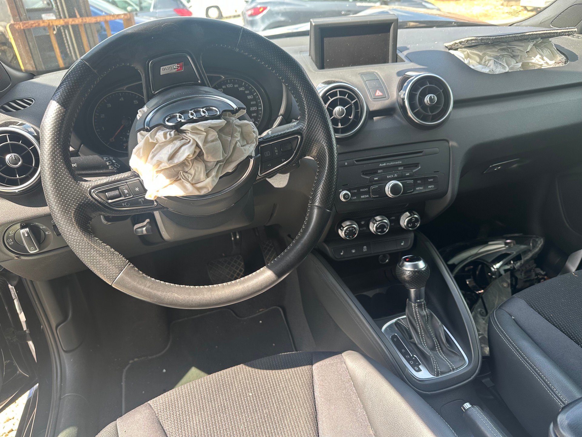 AUDI A1 Sport 1.4 TFSI Ambition S-tronic-image-9