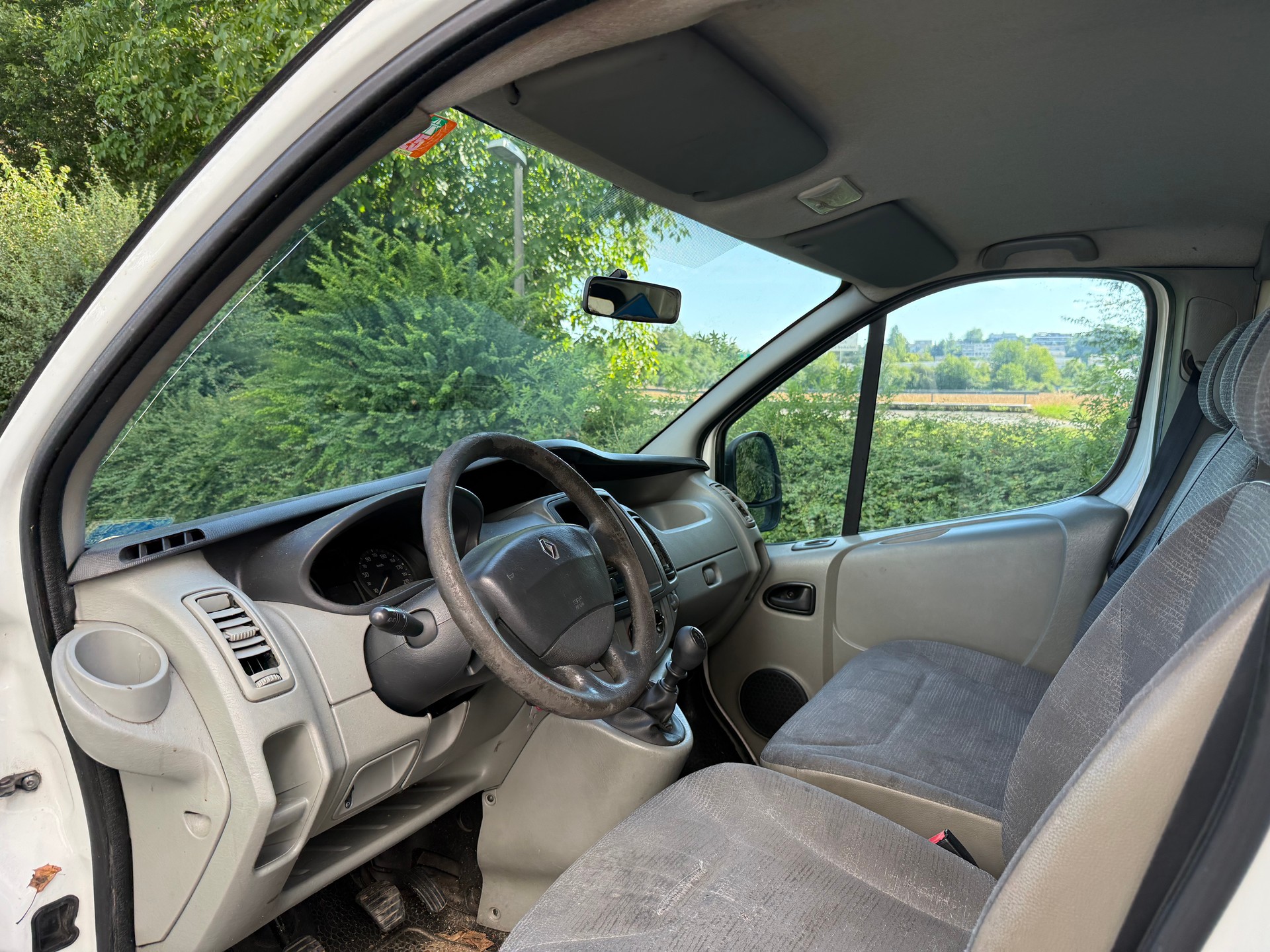 RENAULT Trafic 2.0 dCi 90 2.7t L1H1-image-6