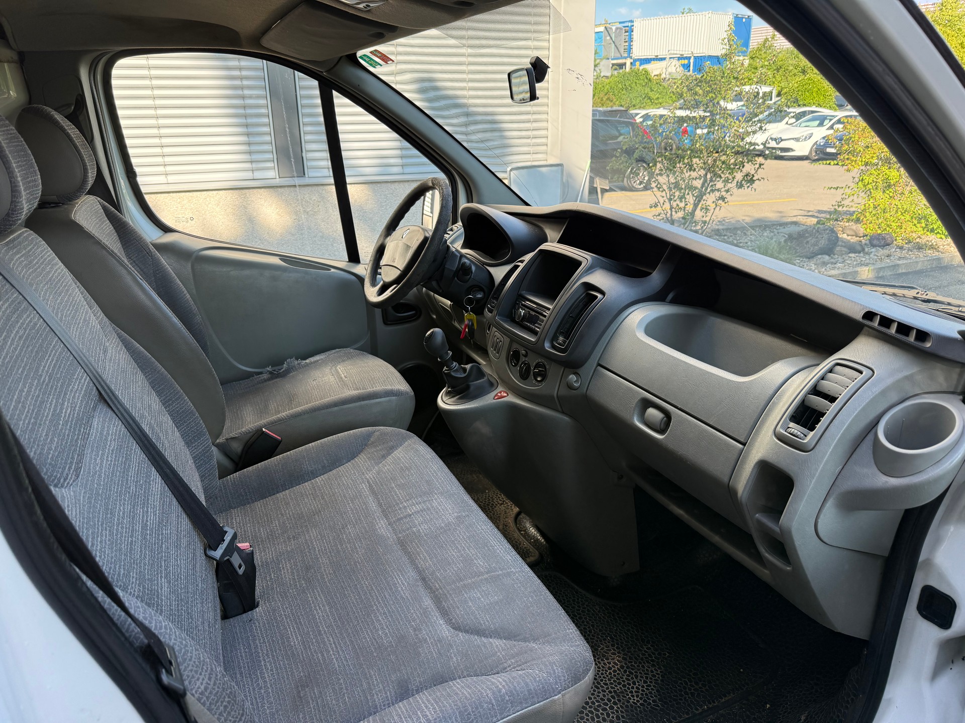 RENAULT Trafic 2.0 dCi 90 2.7t L1H1-image-7