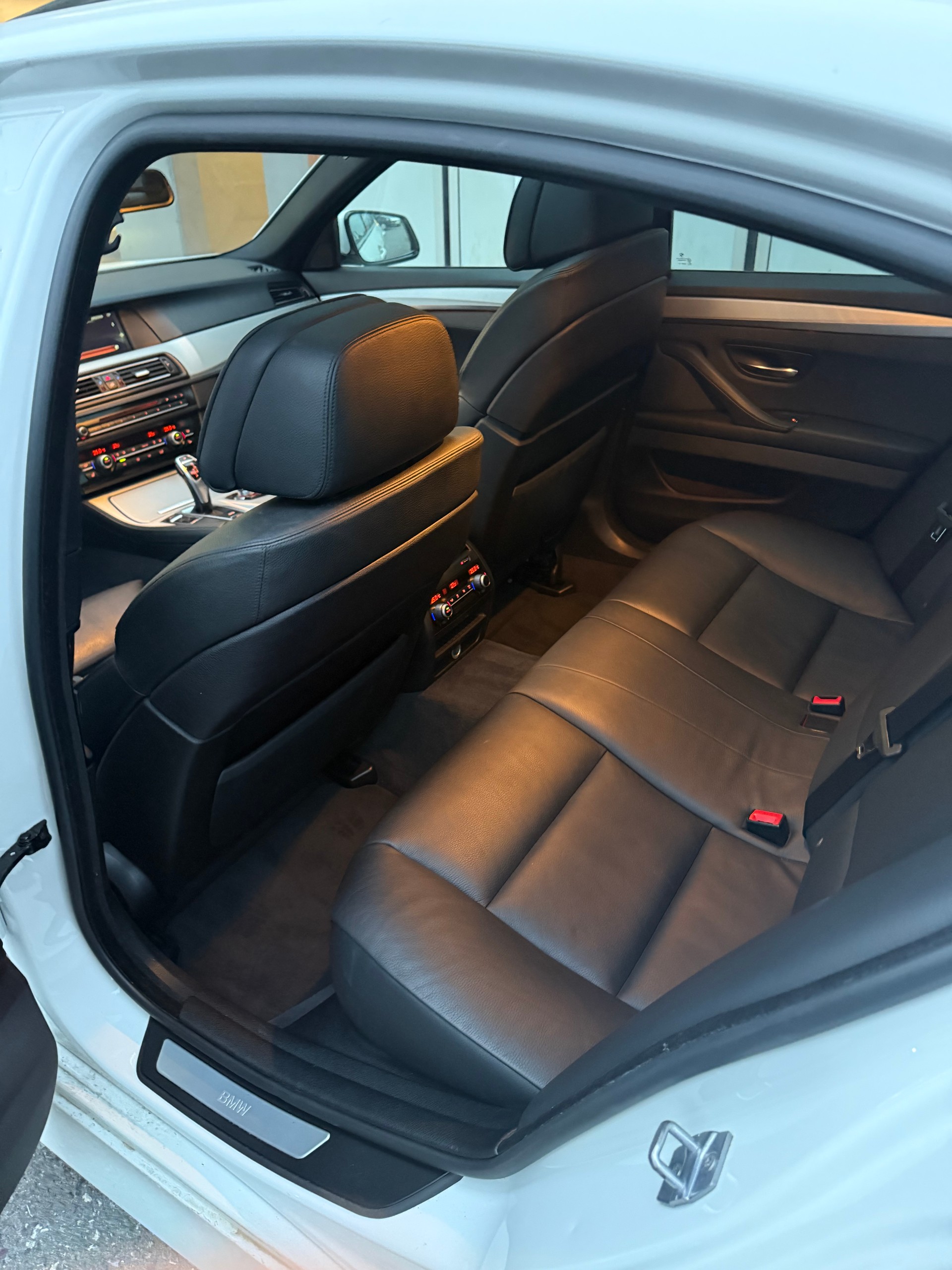 BMW 535i ActiveHybrid 5 Steptronic-image-12