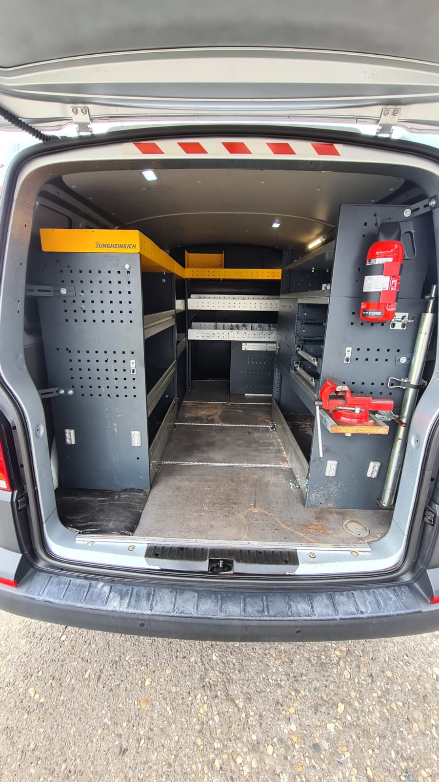 VW T6.1 2.0 TDI ** 3-Plätzer ** Gr-Navi ** RF-Kamera ** PDC V+H ** Sortimo ** Tempomat ** Frisch Ab MFK & Service **-image-10