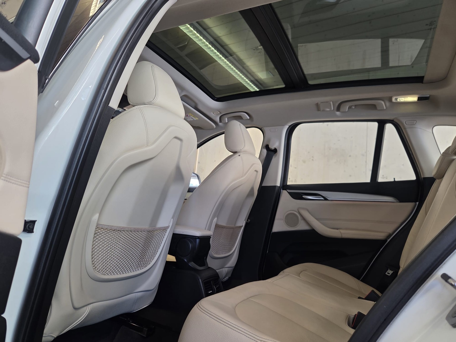 BMW X1 xDrive 25i Steptronic-image-13