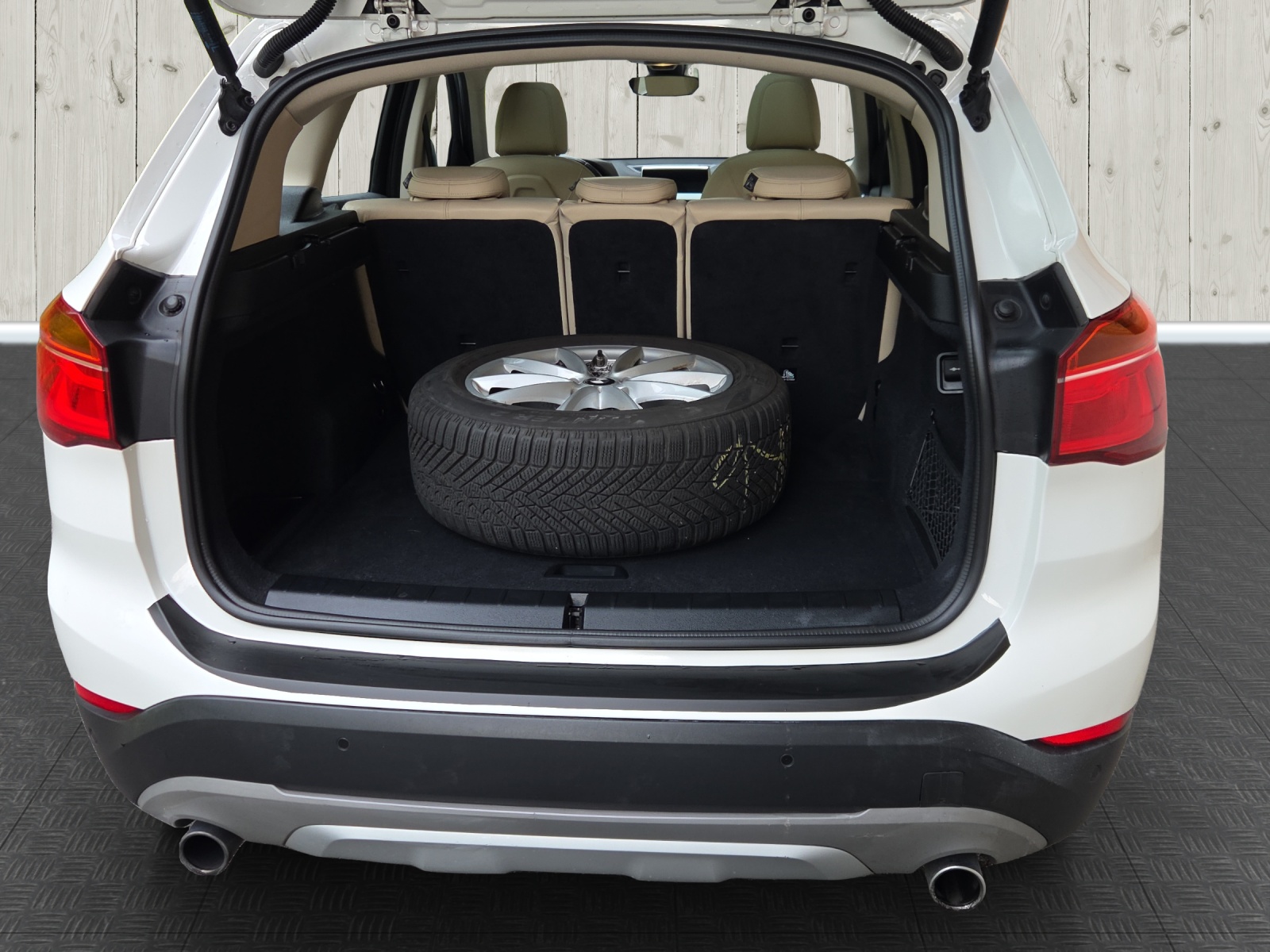 BMW X1 xDrive 25i Steptronic-image-14