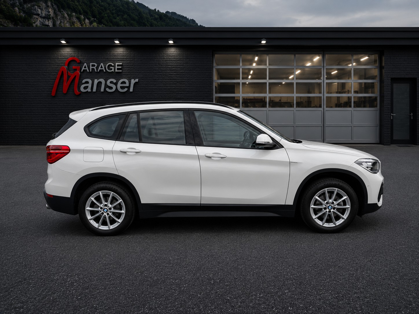 BMW X1 xDrive 18d xLine Steptronic-image-5