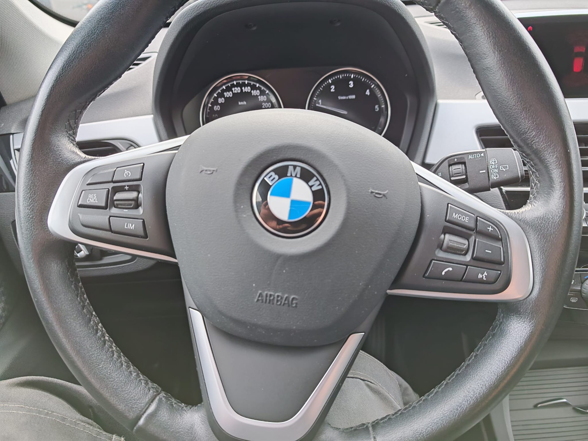 BMW X1 xDrive 18d xLine Steptronic-image-11