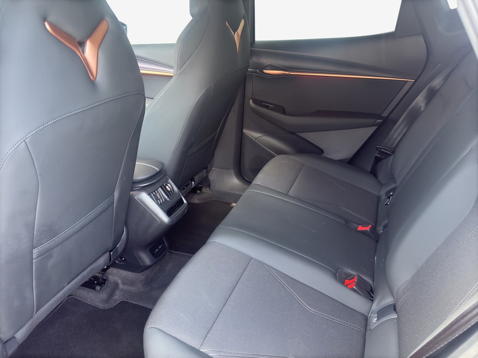 CUPRA Tavascan Type 8 77 kWh VZ-image-11