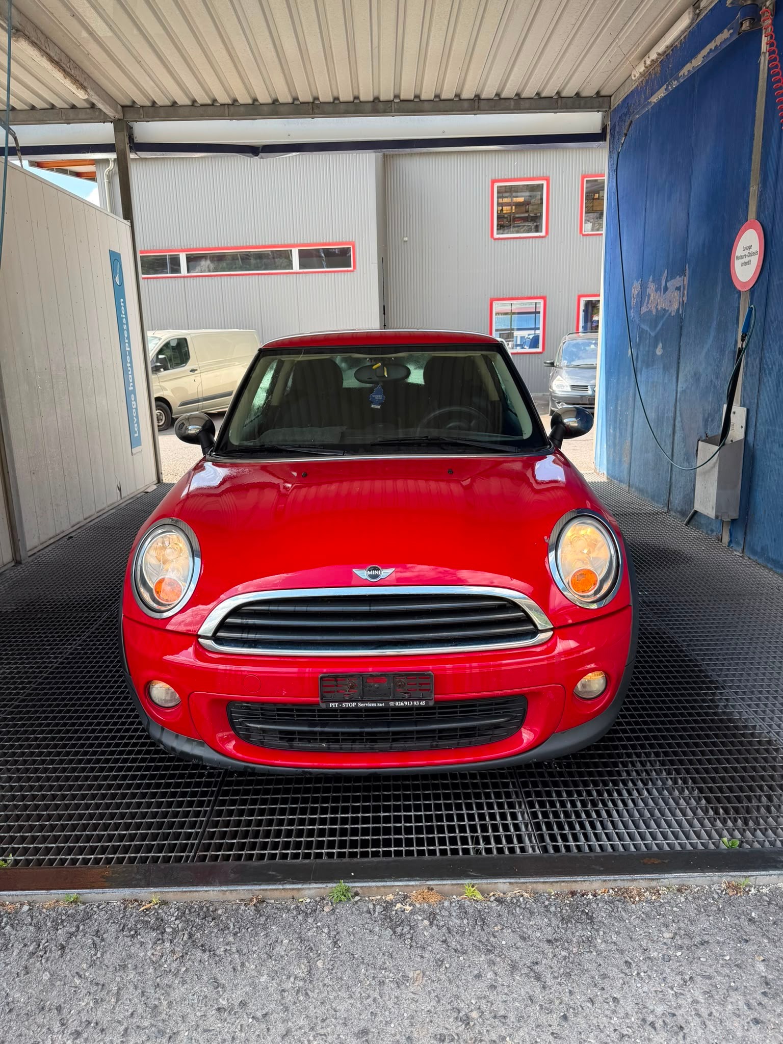 MINI One-image-2