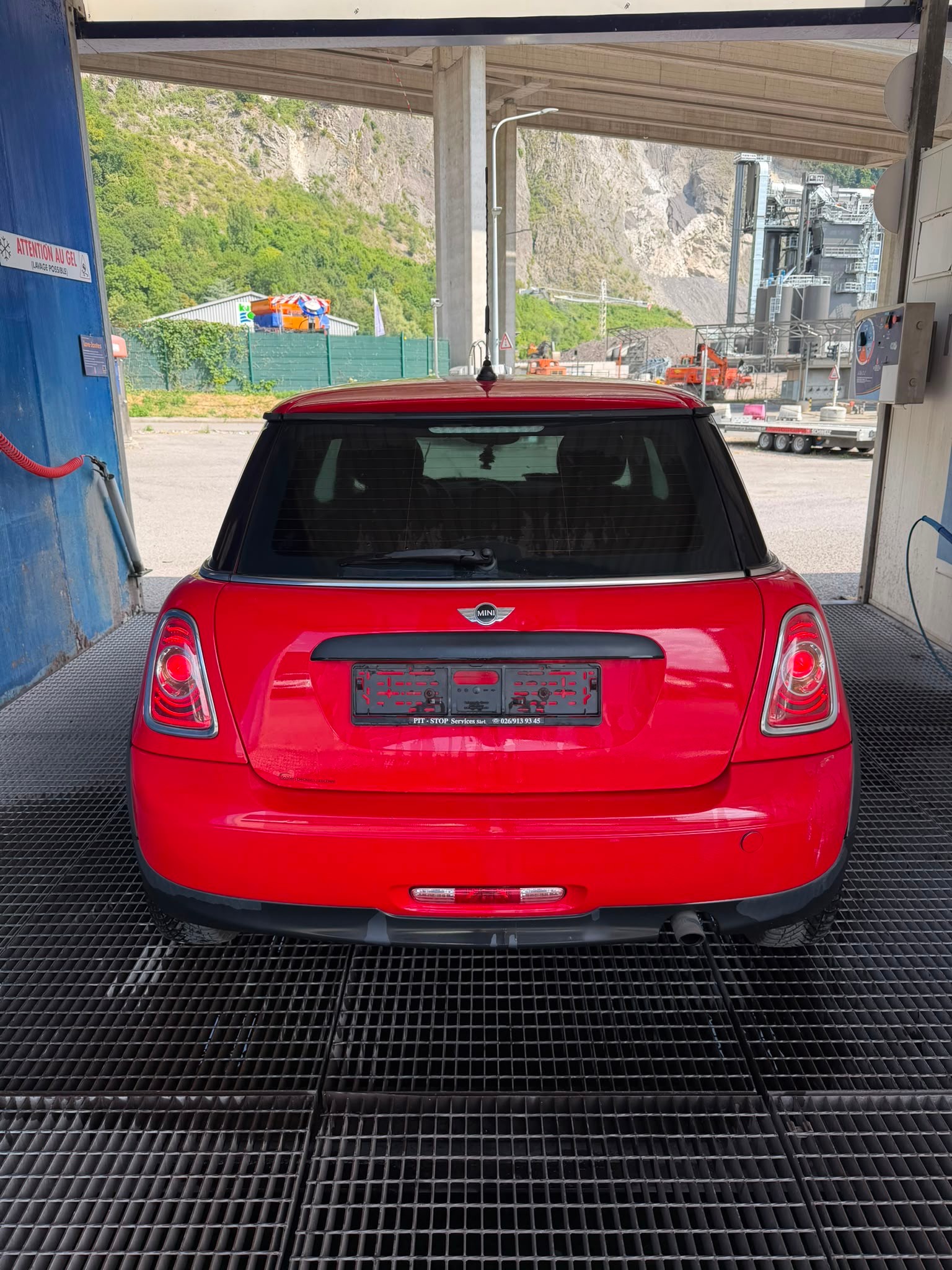 MINI One-image-3