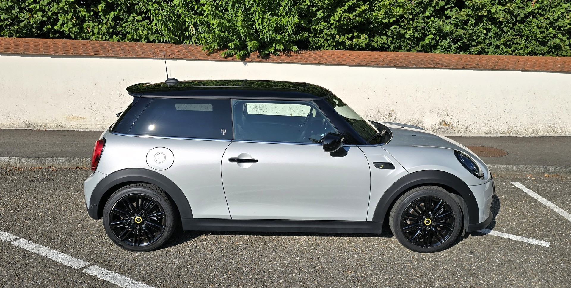 MINI Cooper SE-image-3