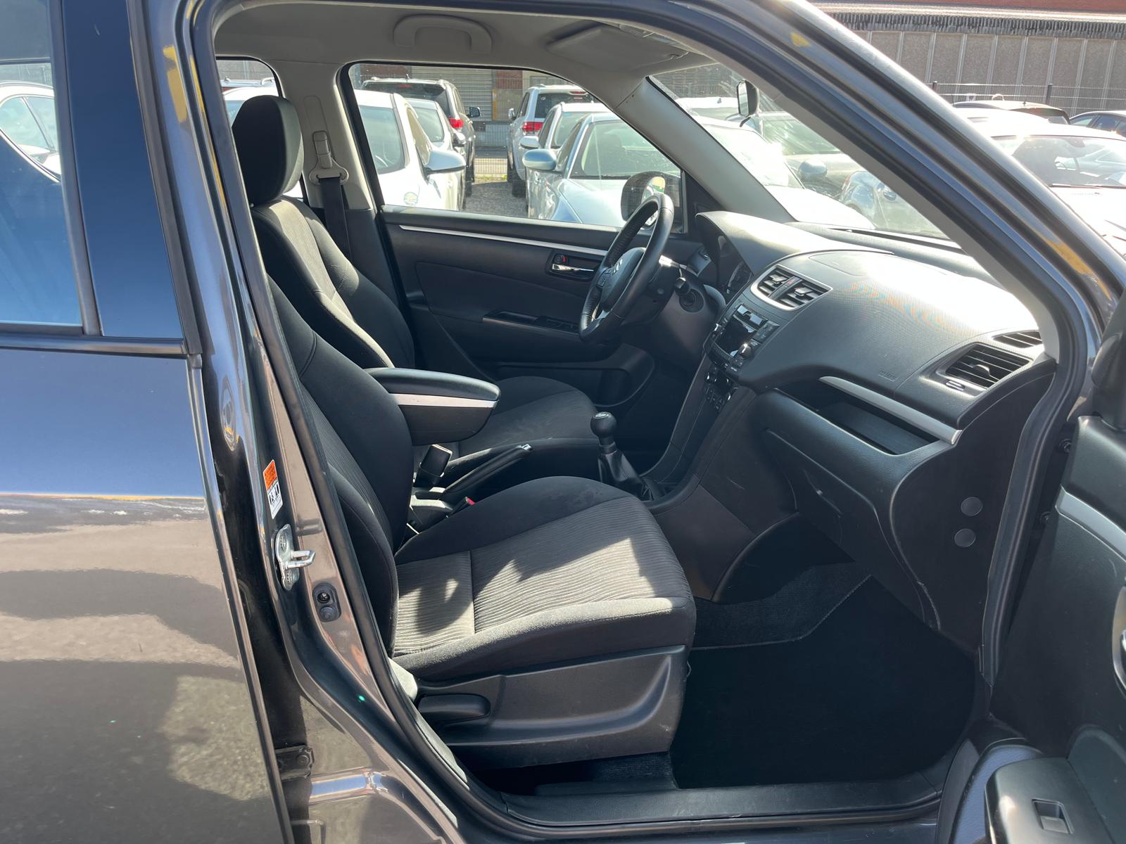 SUZUKI Swift 1.2 GL Top 4x4-image-10