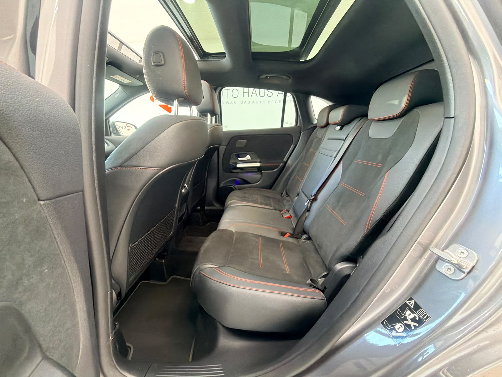 MERCEDES-BENZ GLA 200 AMG Line 7G-DCT | CH-Fahrzeug | Gratis Service 10 Jahre | Panorama | Vollaustattung |-image-21
