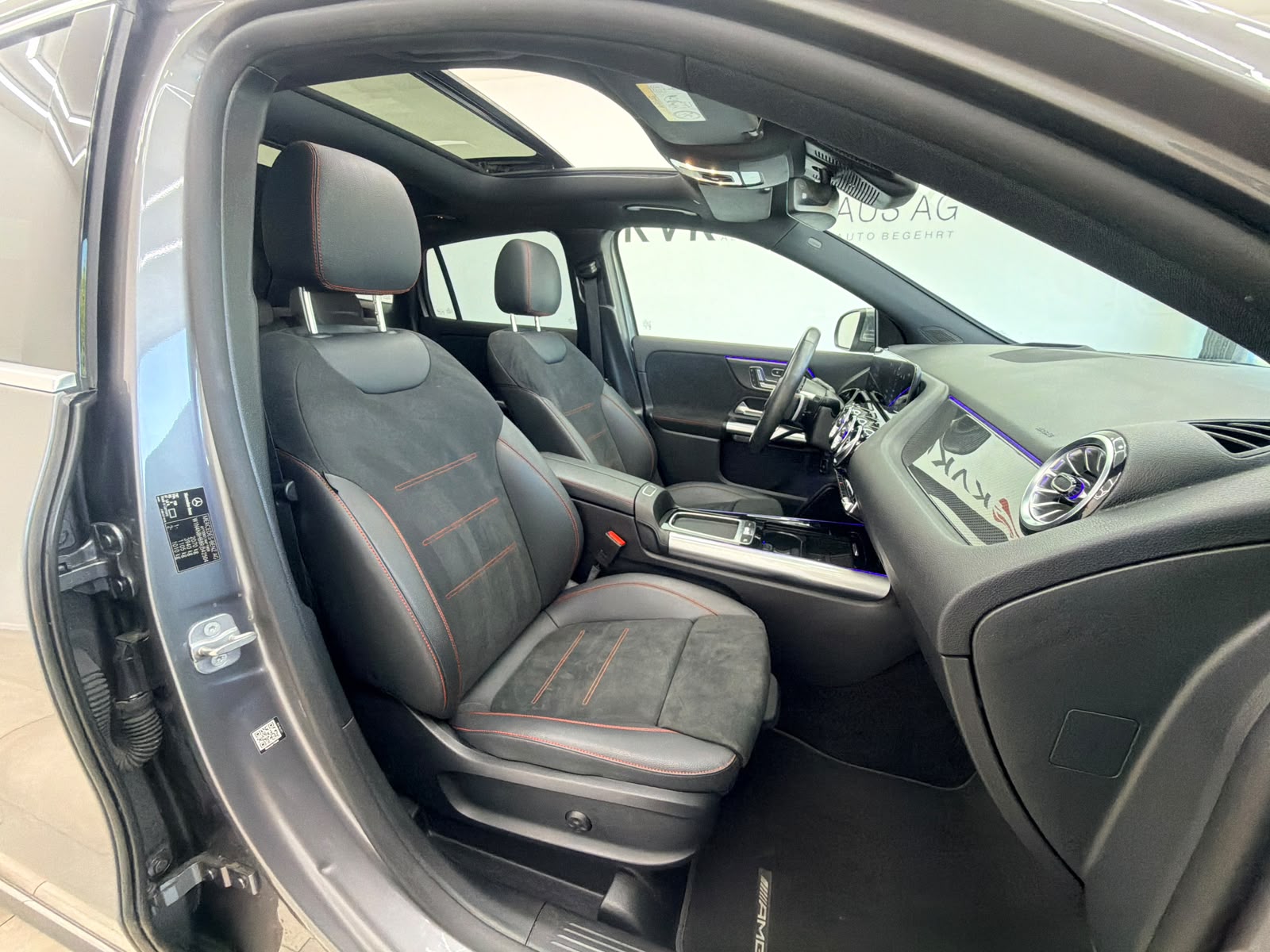 MERCEDES-BENZ GLA 200 AMG Line 7G-DCT | CH-Fahrzeug | Gratis Service 10 Jahre | Panorama | Vollaustattung |-image-19