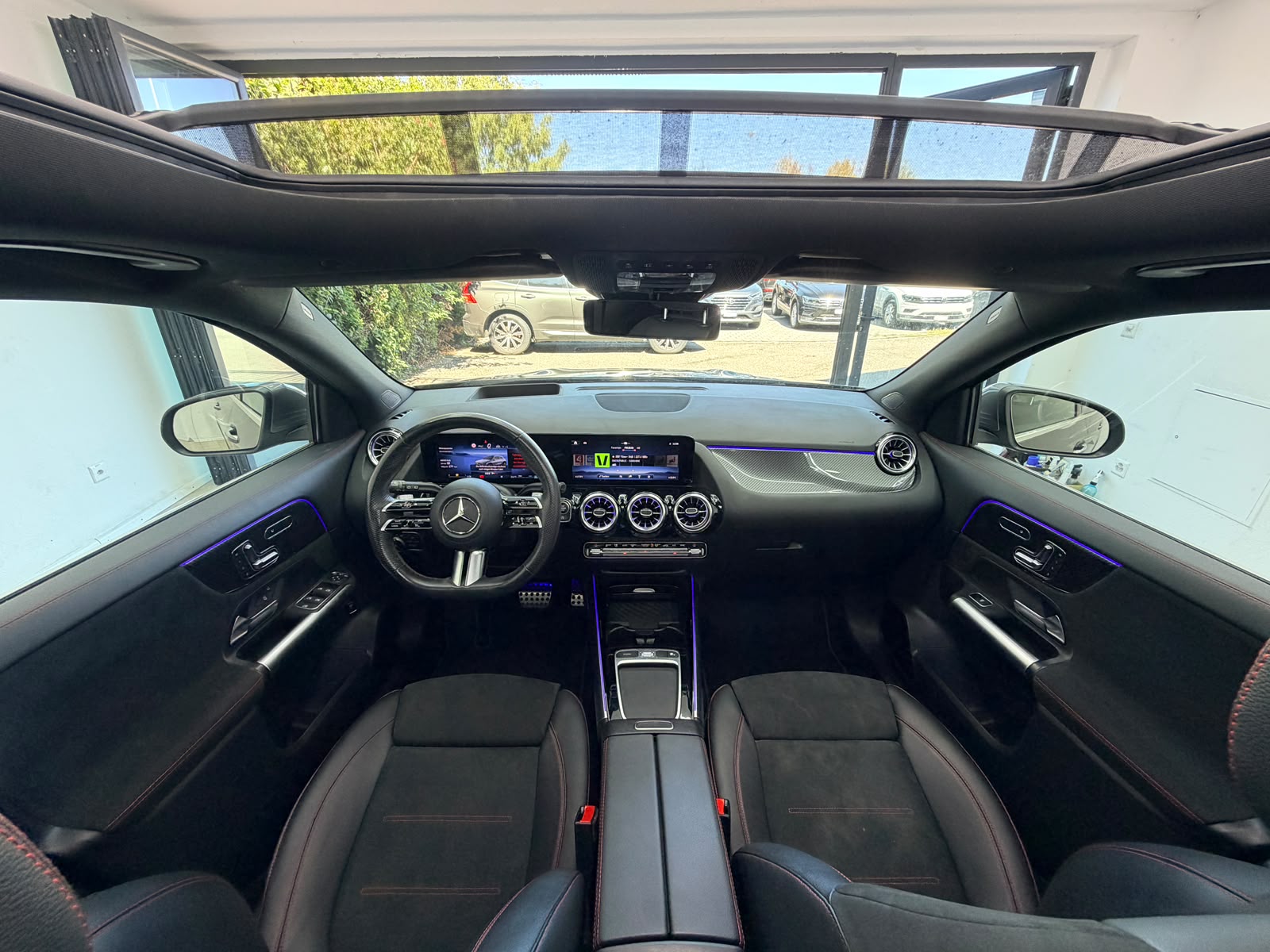 MERCEDES-BENZ GLA 200 AMG Line 7G-DCT | CH-Fahrzeug | Gratis Service 10 Jahre | Panorama | Vollaustattung |-image-12
