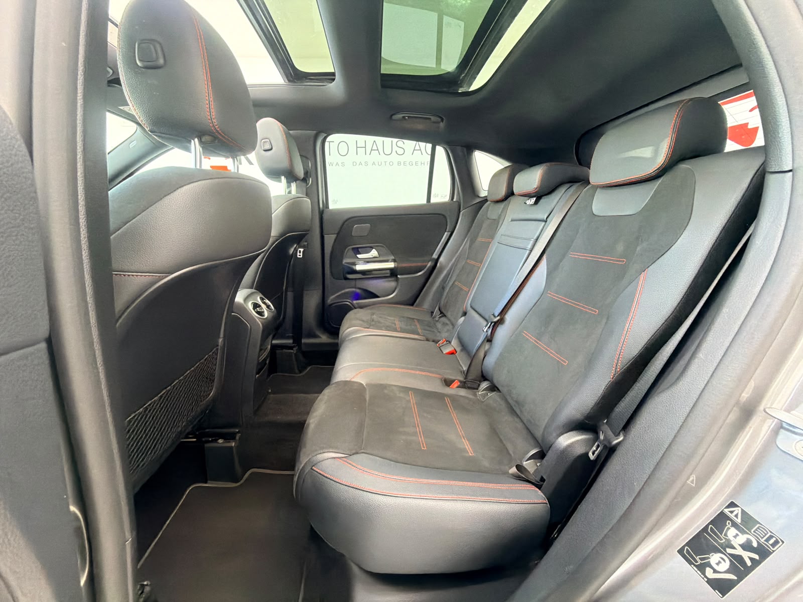 MERCEDES-BENZ GLA 200 AMG Line 7G-DCT | CH-Fahrzeug | Gratis Service 10 Jahre | Panorama | Vollaustattung |-image-22