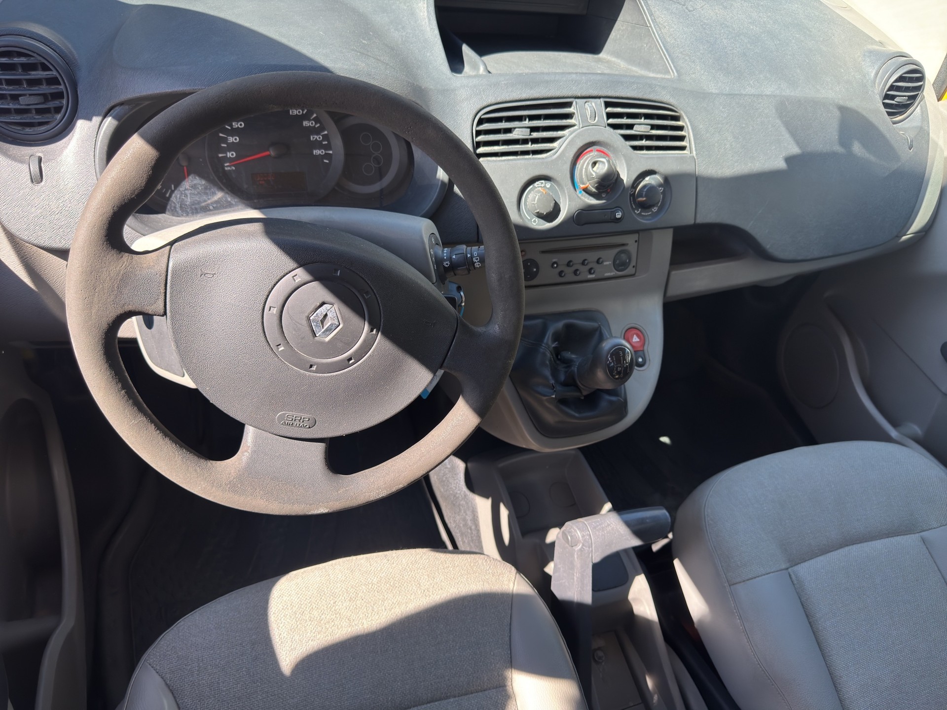 RENAULT Kangoo 1.6 90 Business-image-10
