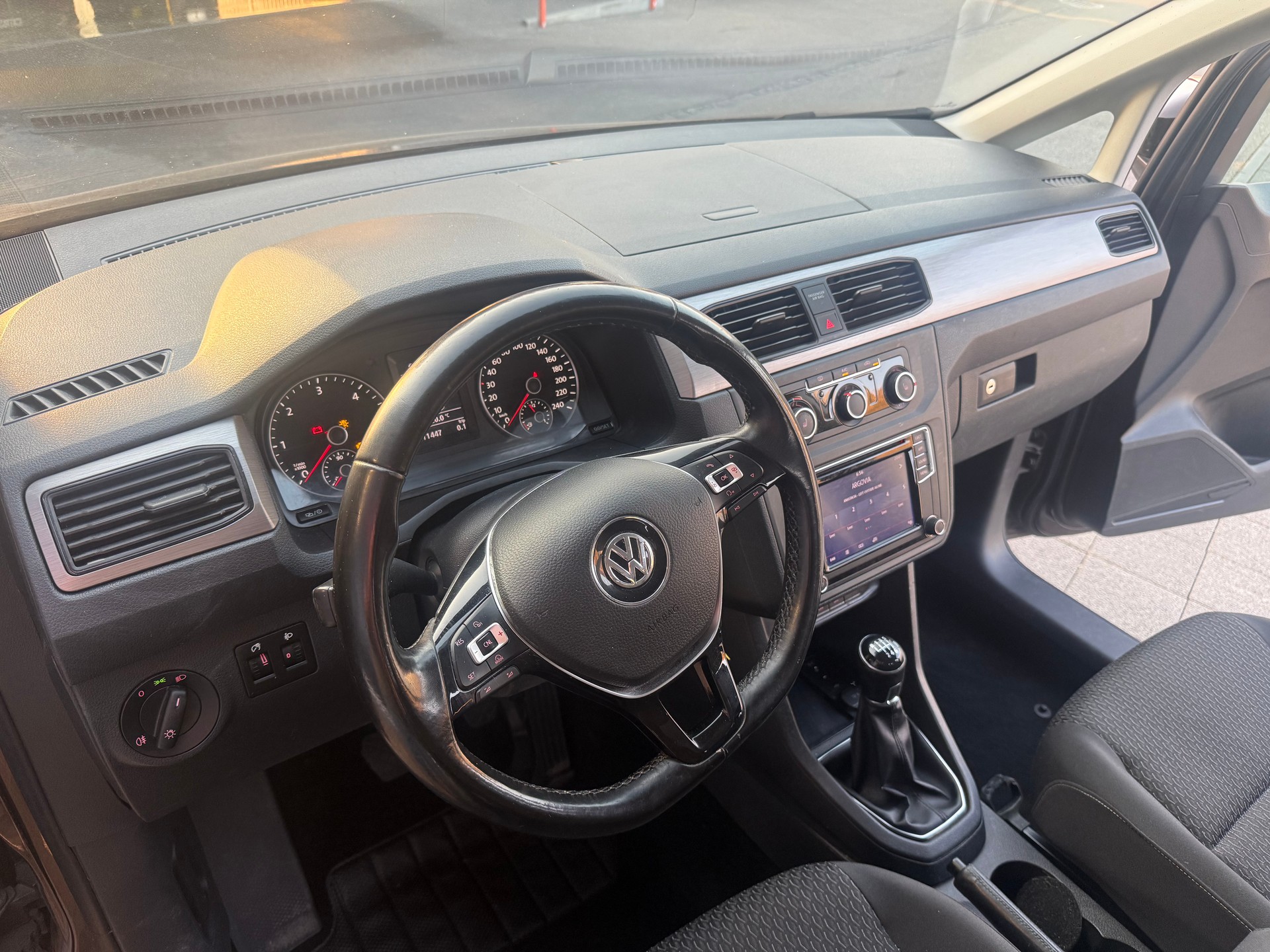 VW Caddy 2.0TDI 4Motion BlueMotion Technology-image-5
