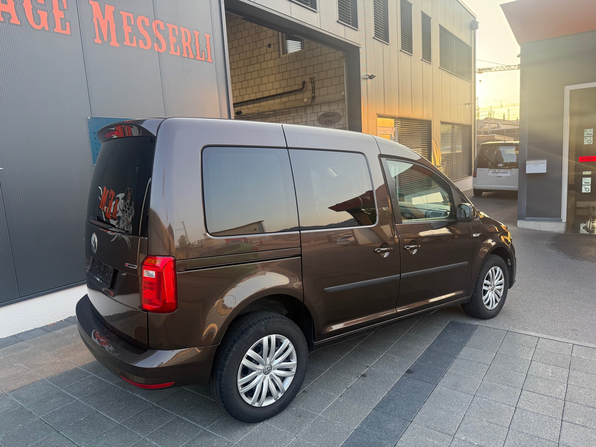 VW Caddy 2.0TDI 4Motion BlueMotion Technology-image-4
