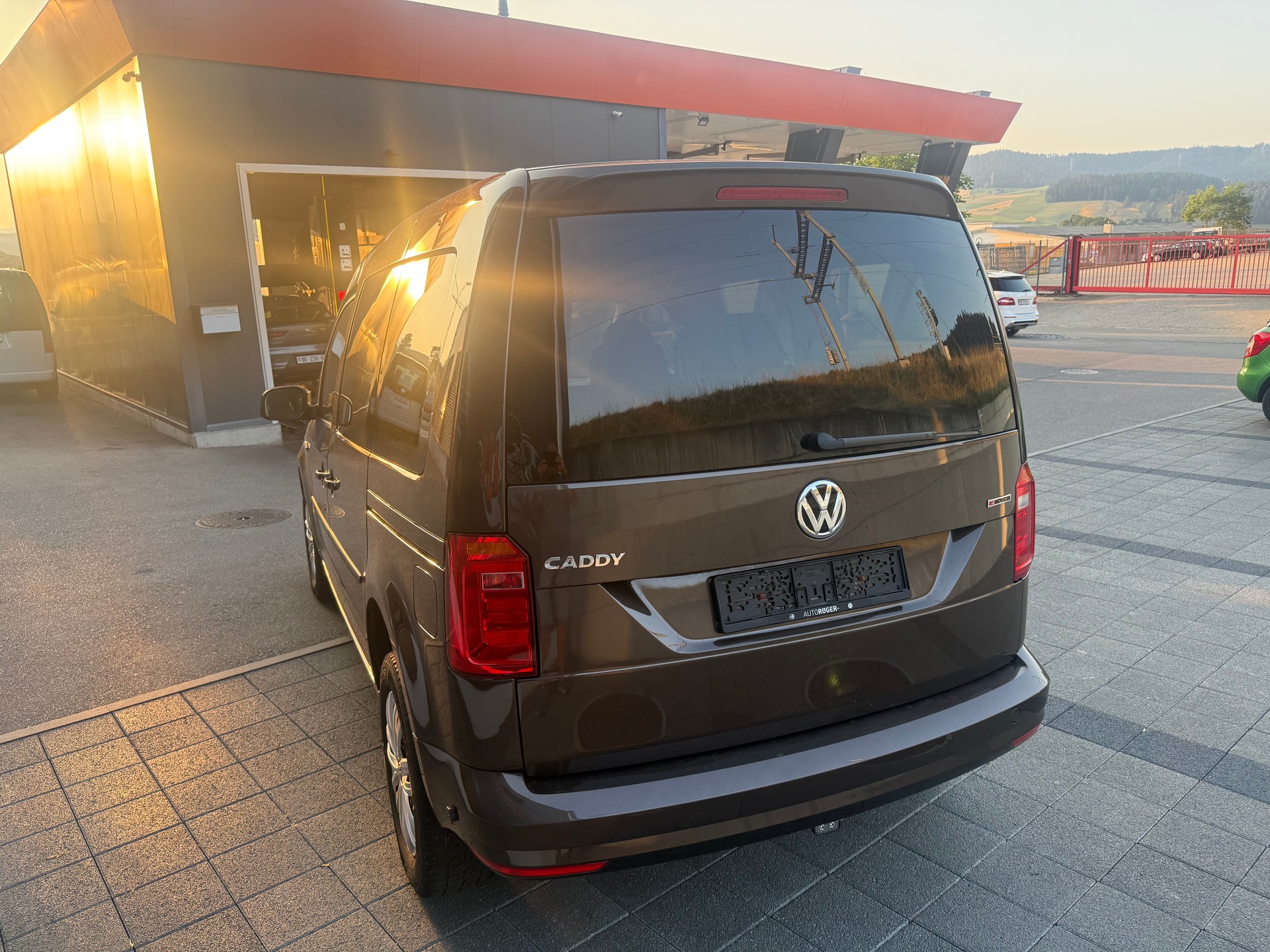 VW Caddy 2.0TDI 4Motion BlueMotion Technology-image-3