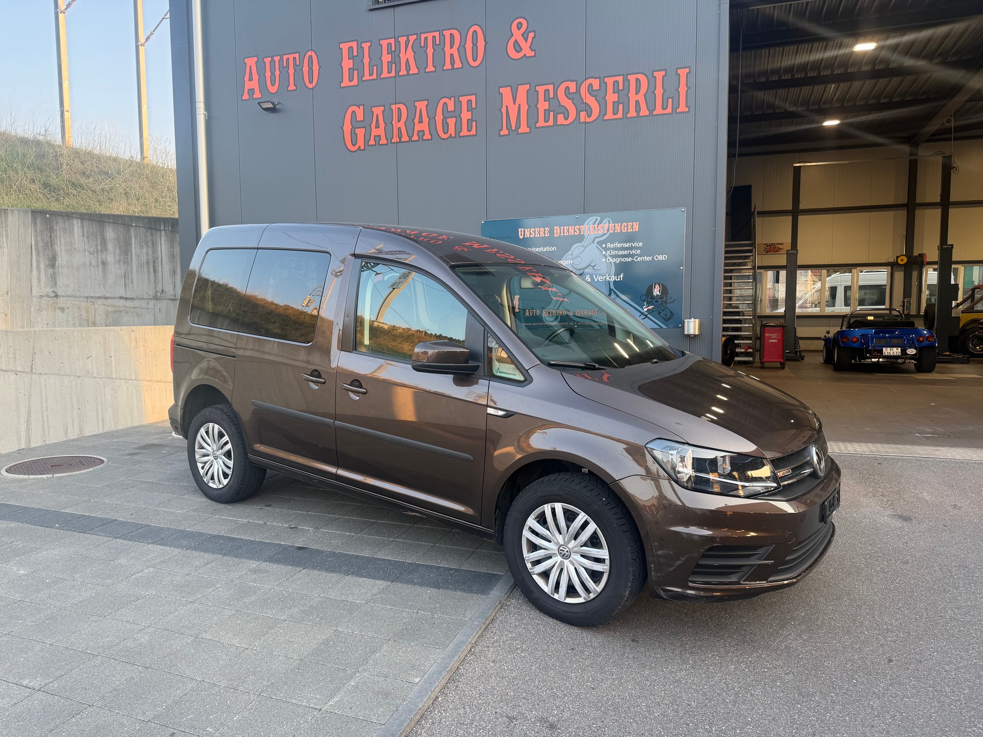VW Caddy 2.0TDI 4Motion BlueMotion Technology-image-0
