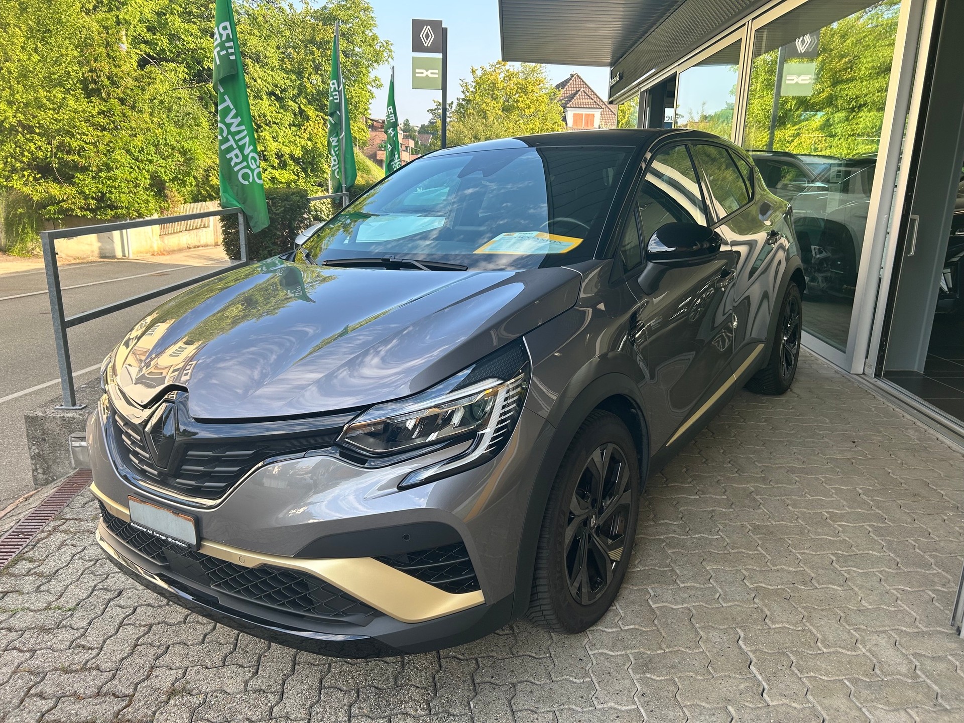 RENAULT Captur 1.6 E-Tech 145 E-Tech Engineered DHT-image-0