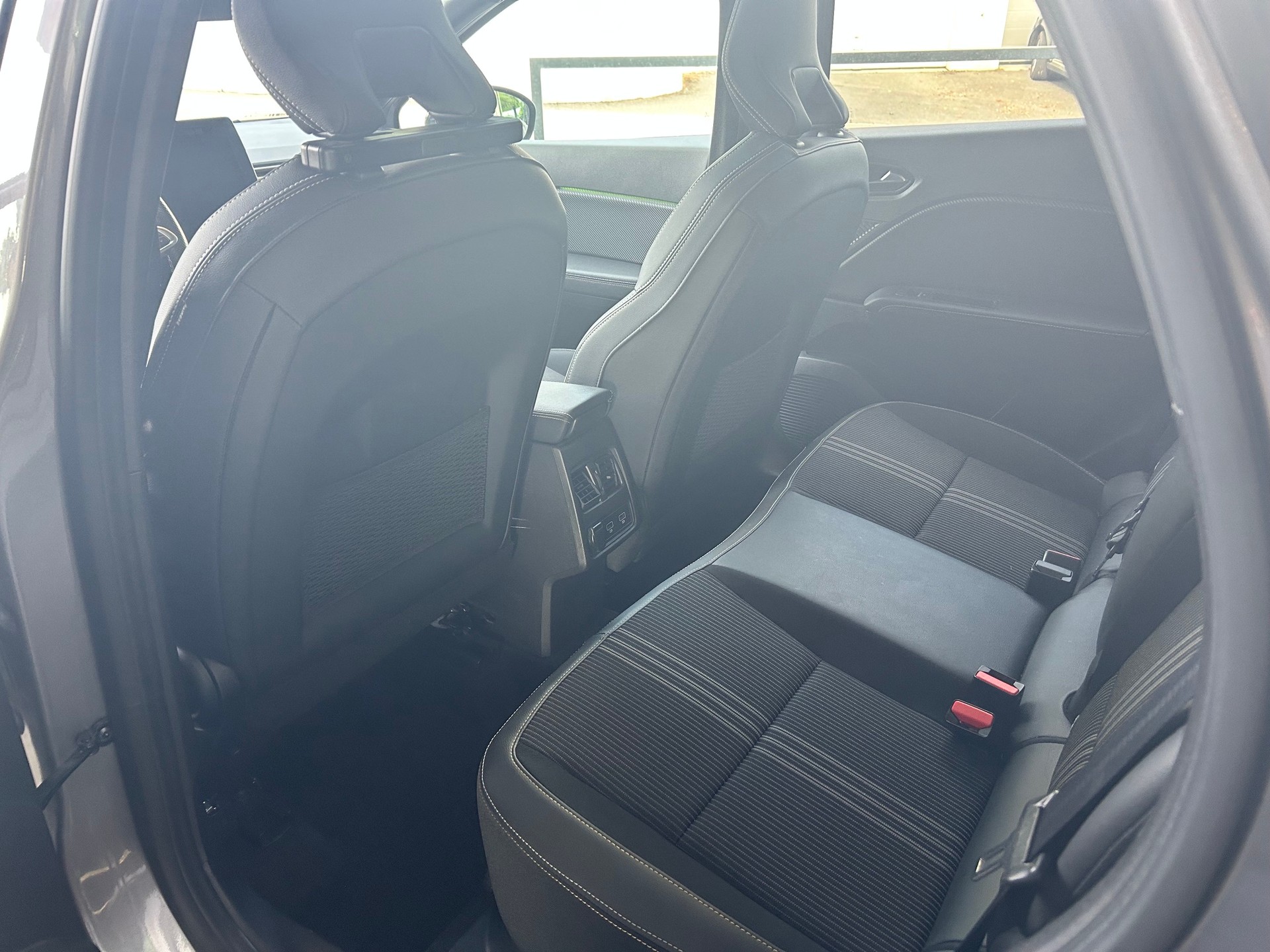 RENAULT Captur 1.6 E-Tech 145 E-Tech Engineered DHT-image-5