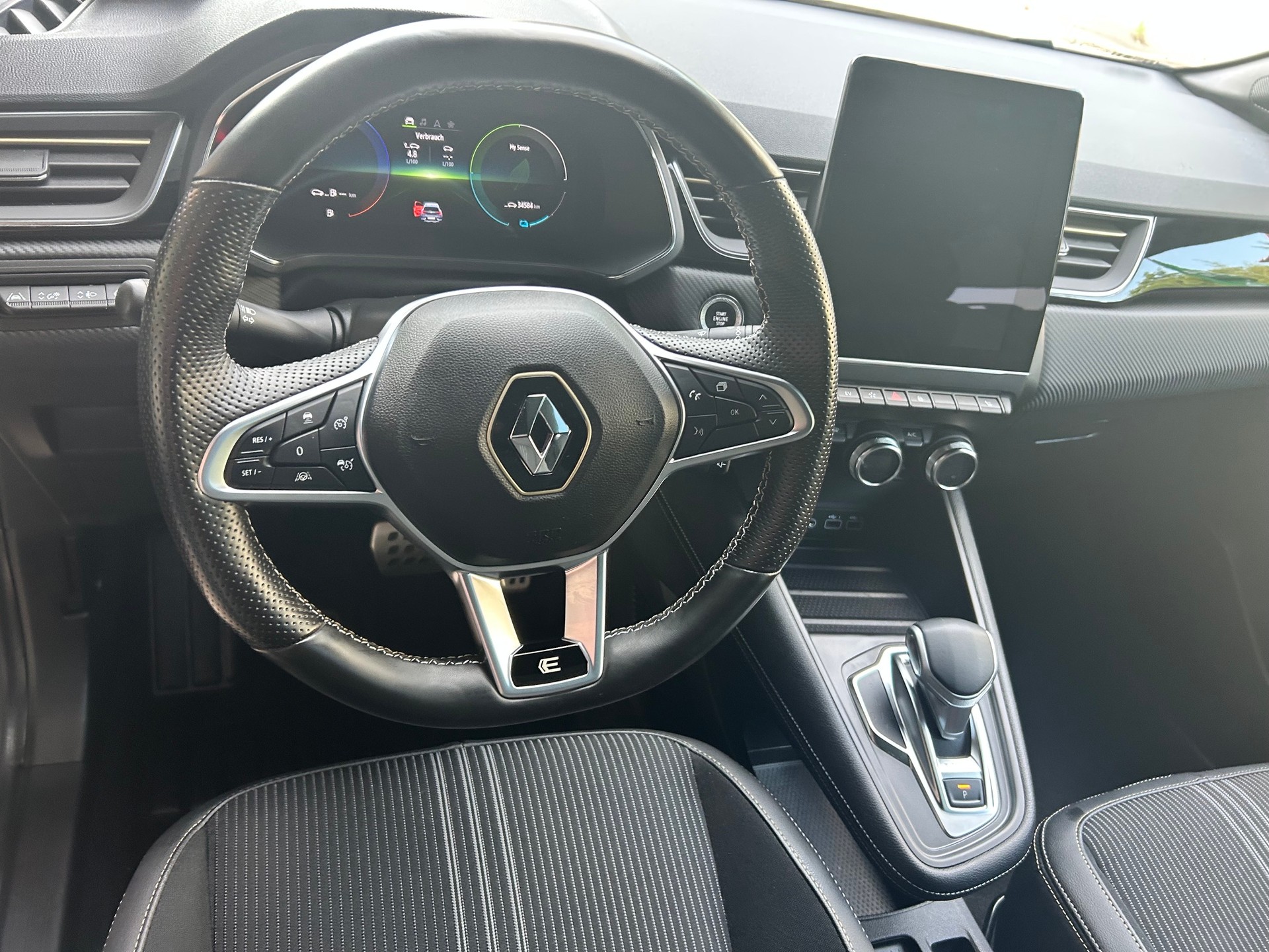 RENAULT Captur 1.6 E-Tech 145 E-Tech Engineered DHT-image-4