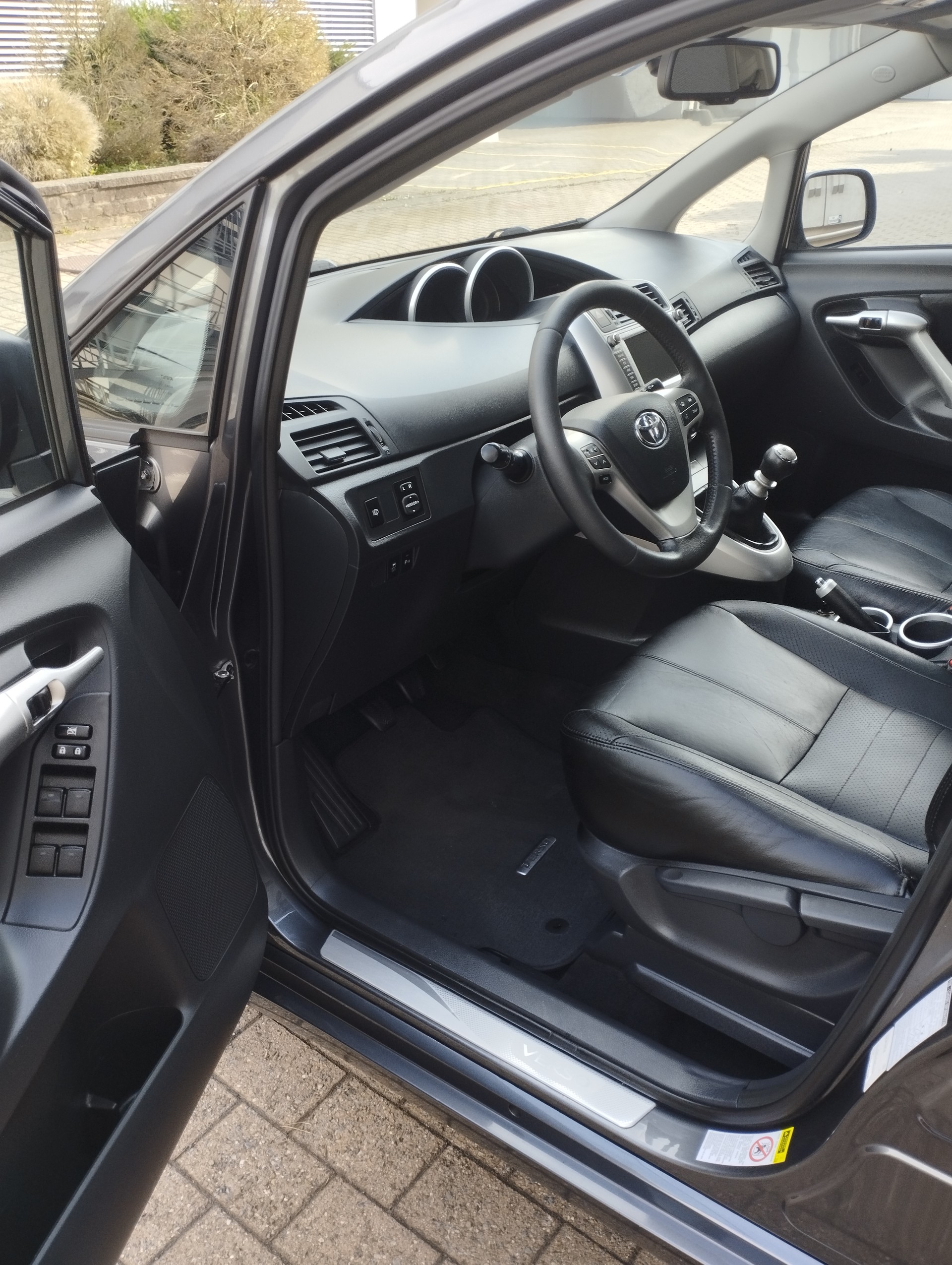 TOYOTA 2.2 D-CAT 7 Sitzer Panorama MFK 08/06/26-image-4