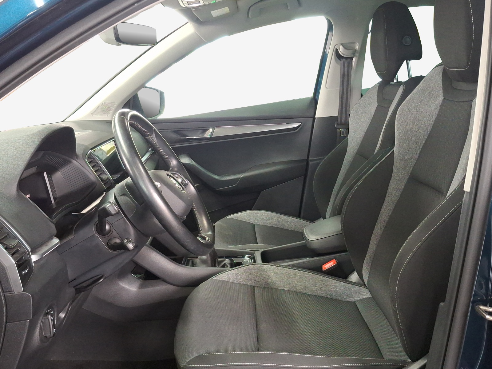 SKODA Karoq 1.0 TSI Ambition-image-7