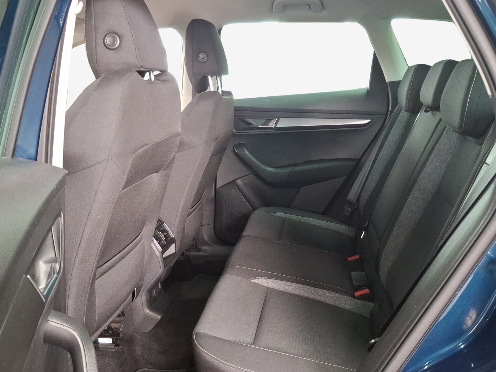 SKODA Karoq 1.0 TSI Ambition-image-11